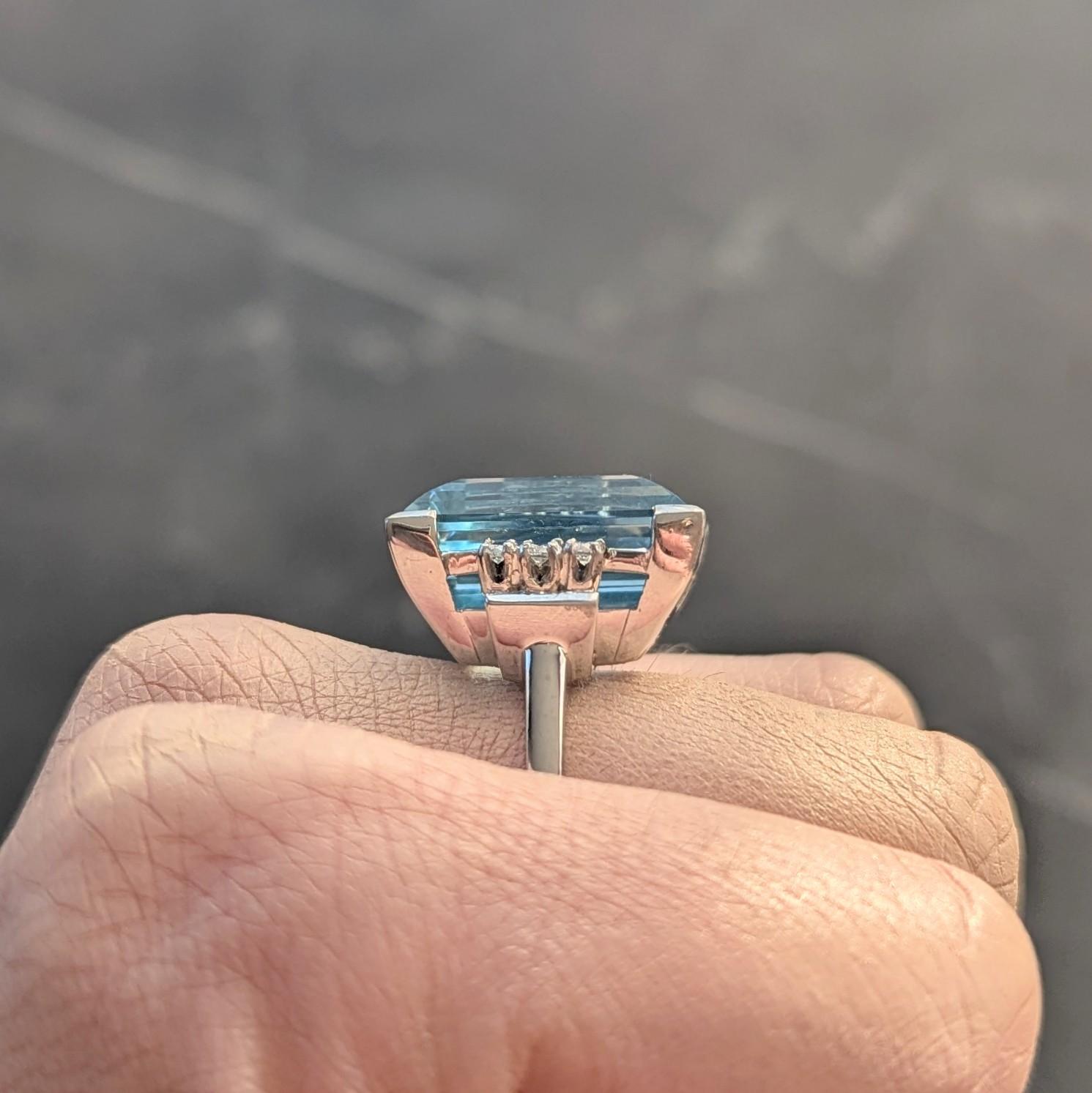 Medio Siglo 19.50 CTW Aguamarina Diamante 18K Oro Blanco Anillo de Cóctel Vintage en venta 7