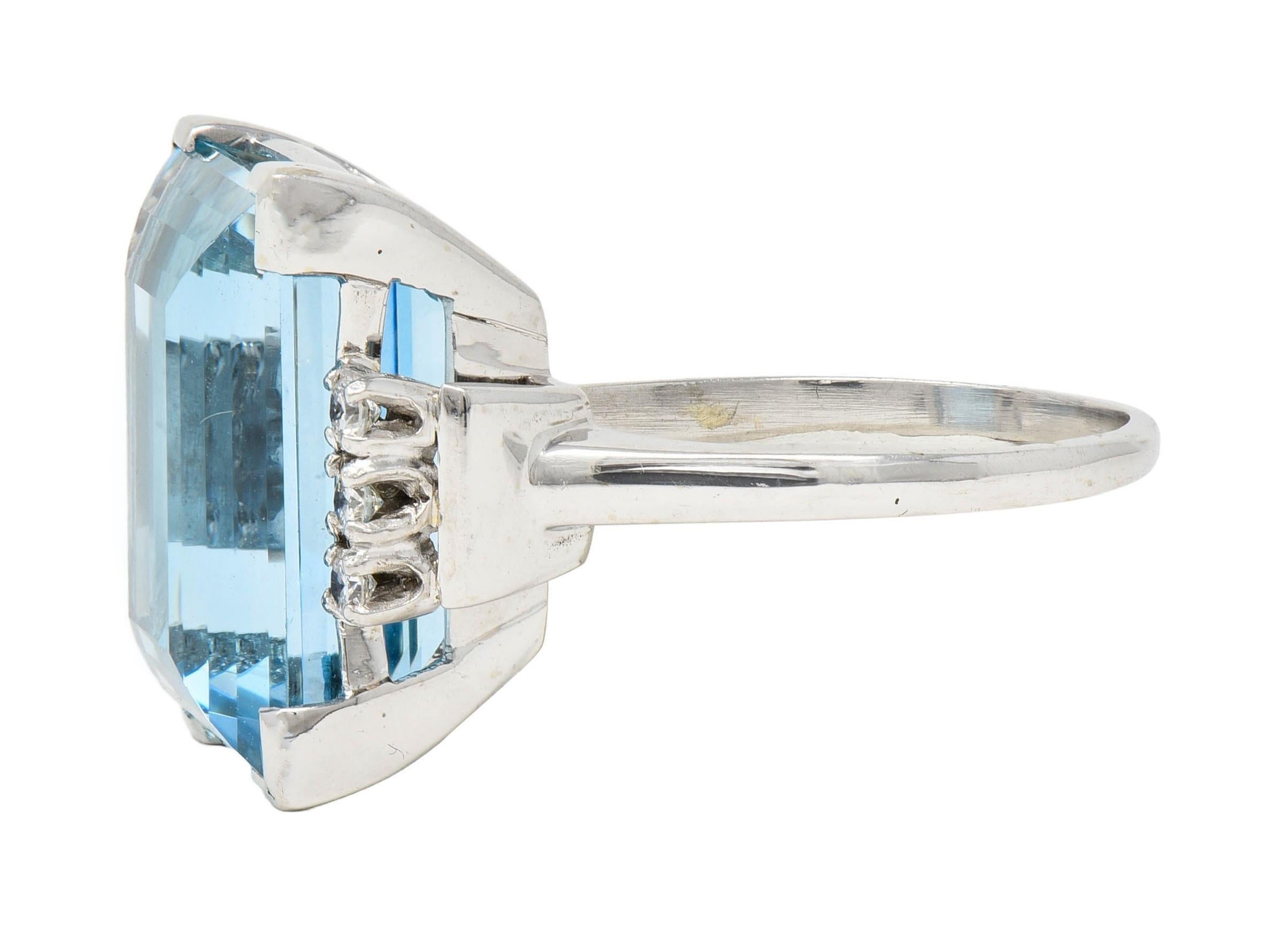 Medio Siglo 19.50 CTW Aguamarina Diamante 18K Oro Blanco Anillo de Cóctel Vintage en venta 1