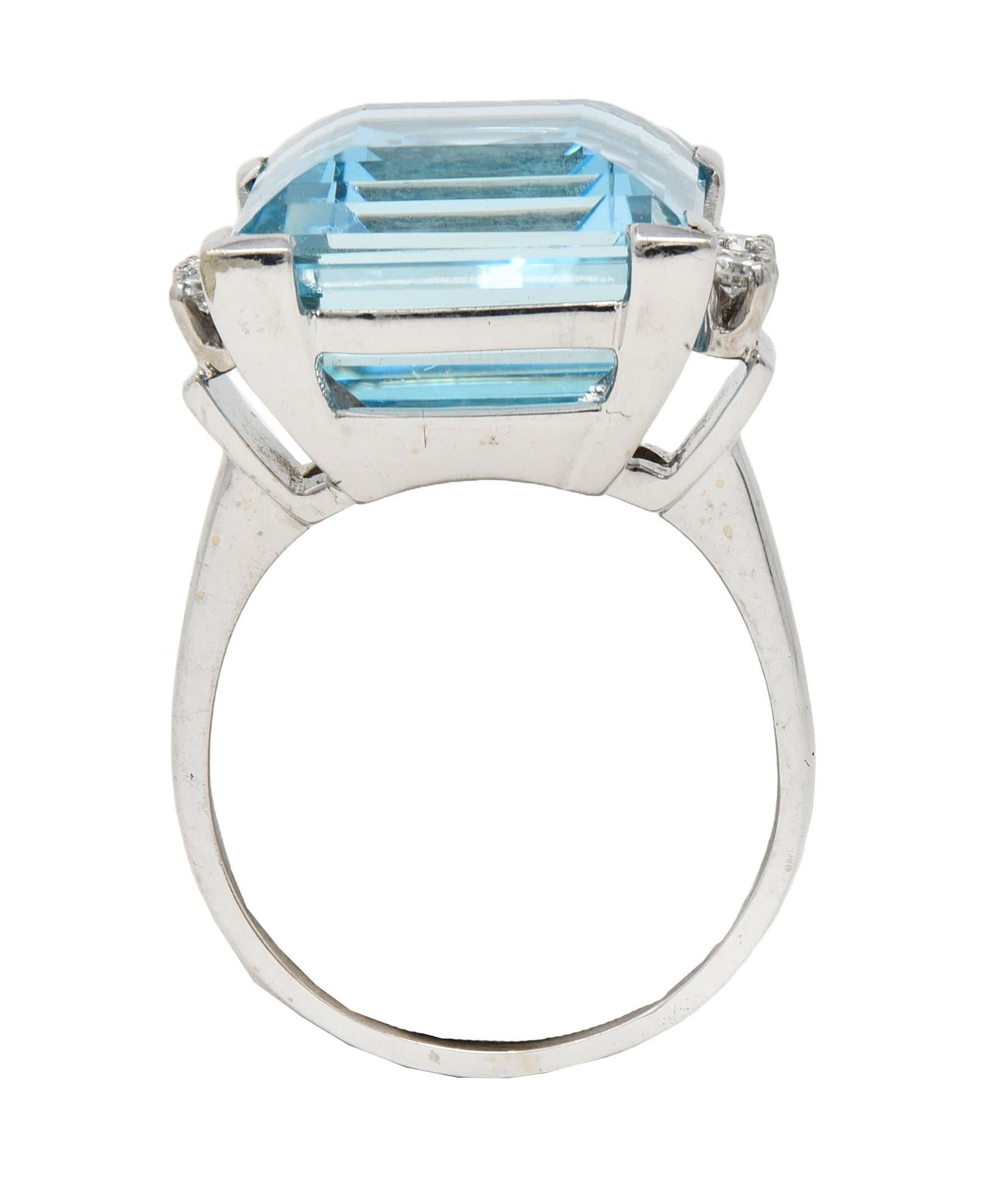 Medio Siglo 19.50 CTW Aguamarina Diamante 18K Oro Blanco Anillo de Cóctel Vintage en venta 4