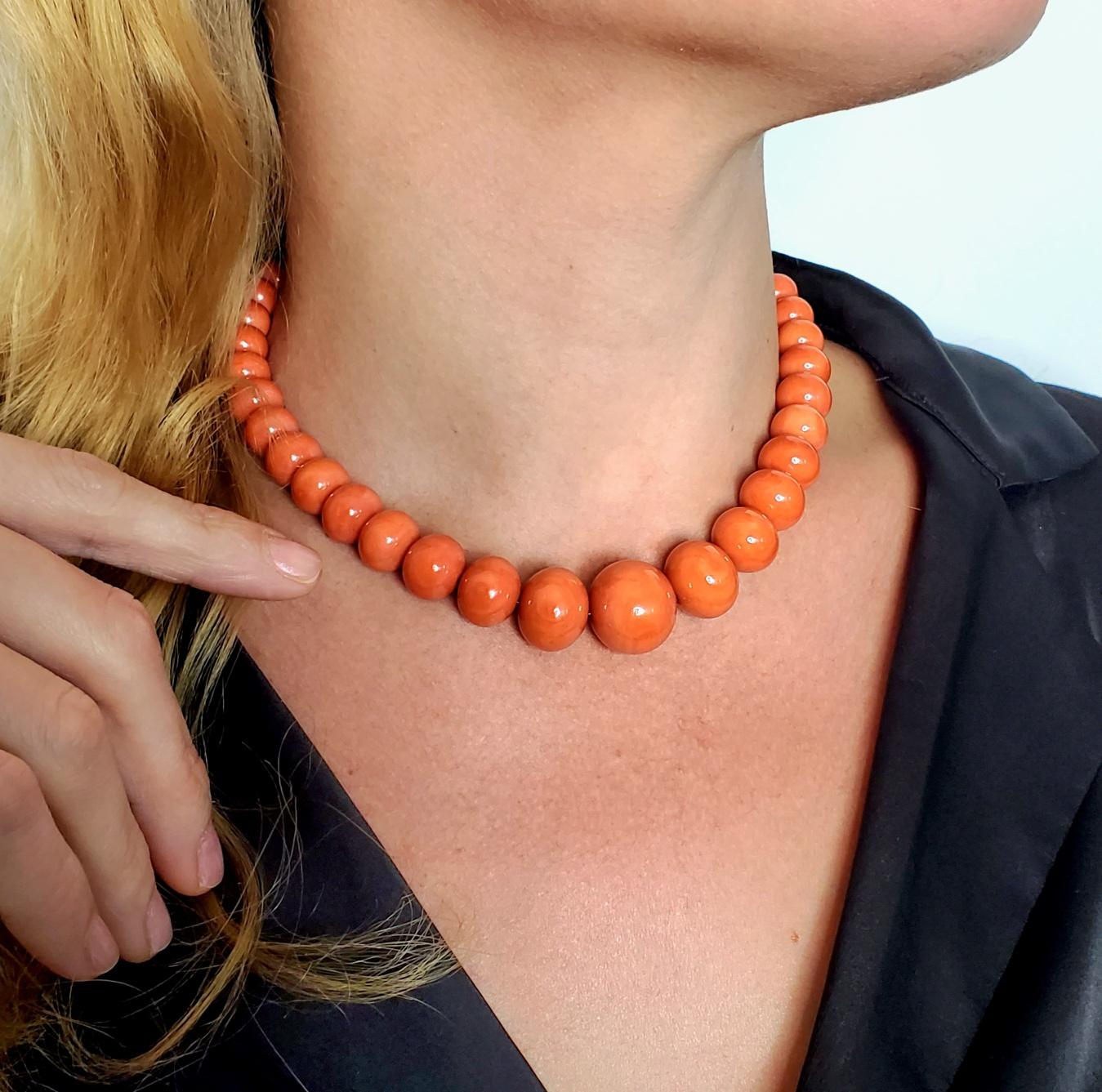 A rare graduated coral beads necklace.

This coral necklace is one of the best one we have ever seen. A fantastic necklace created in Naples Italy, during the mid-century period, back in the 1950. This rare graduated corals necklace has been mounted