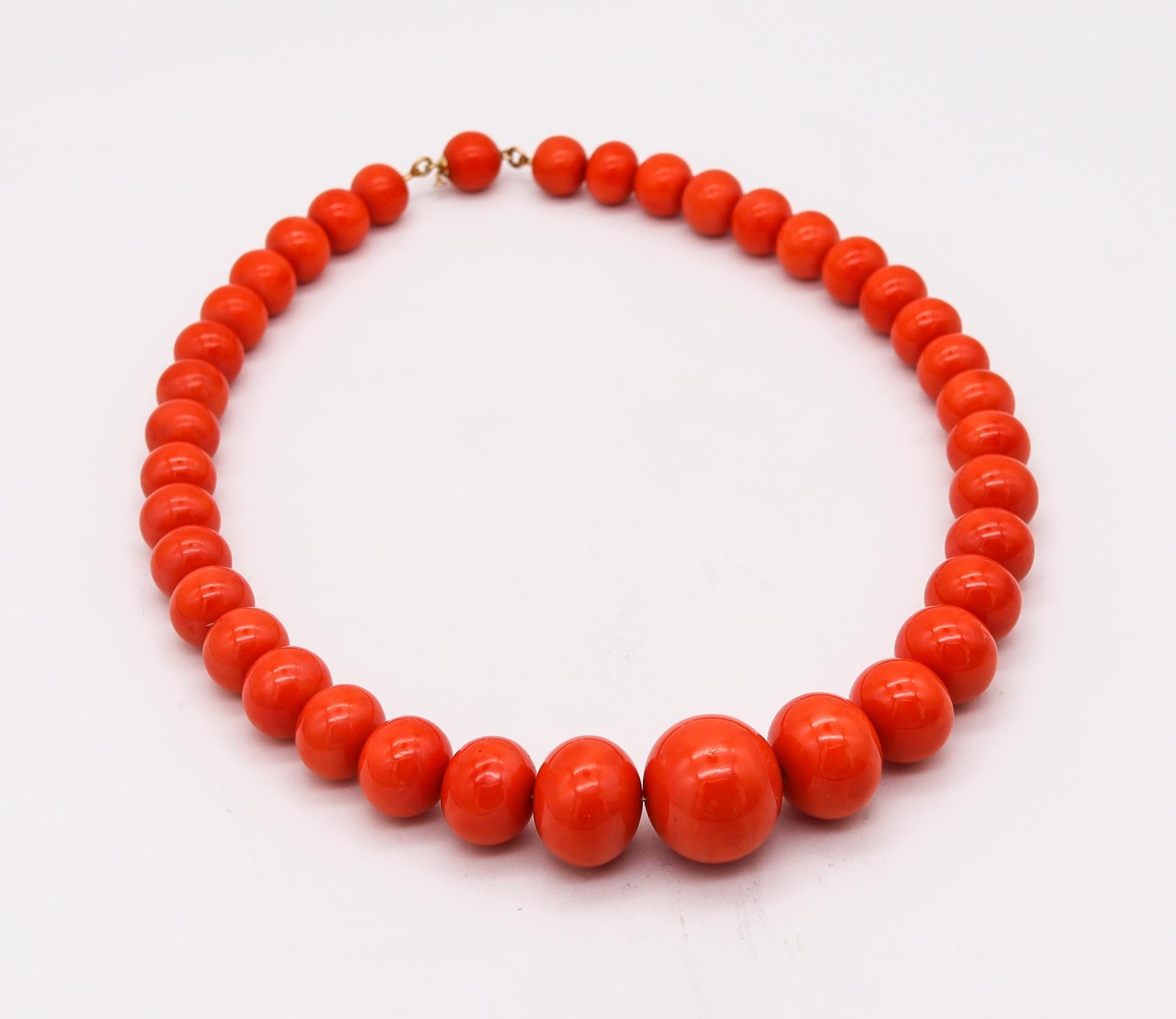 Modernist Mid Century 1950 Graduated Coral Large Beads Necklace Mount In 18Kt Yellow Gold