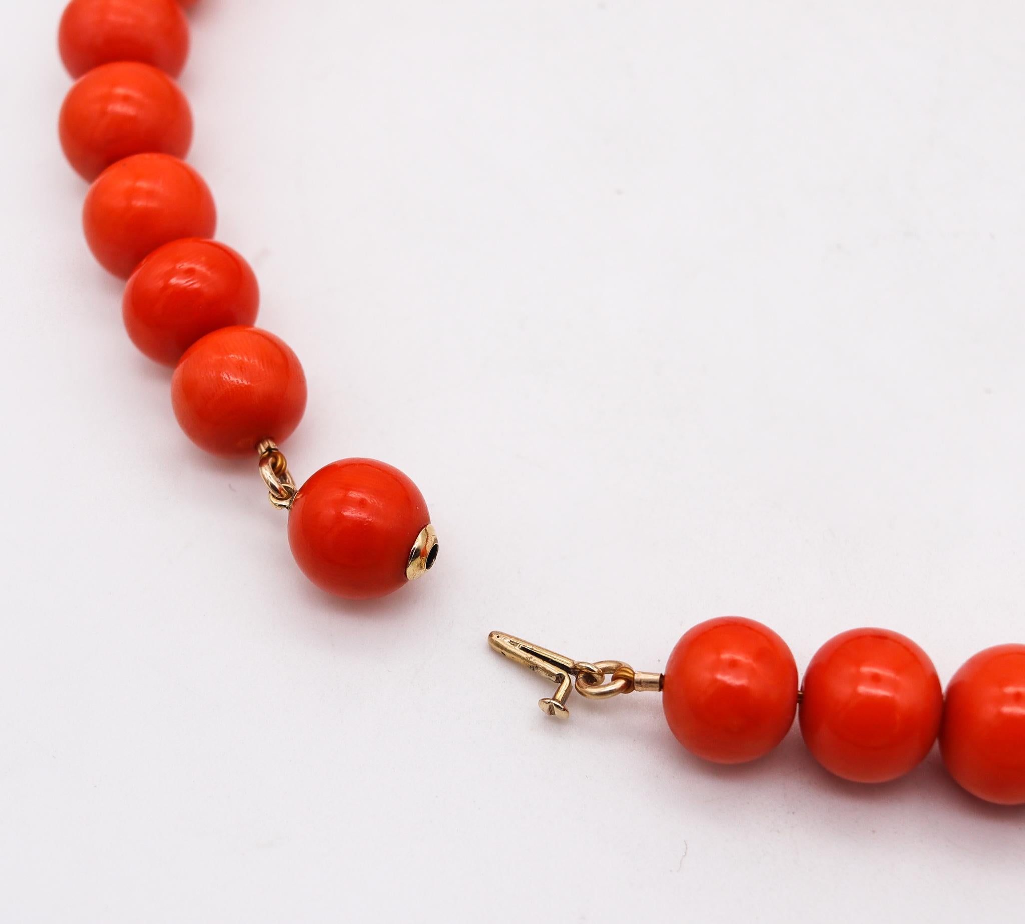 Women's Mid Century 1950 Graduated Coral Large Beads Necklace Mount In 18Kt Yellow Gold