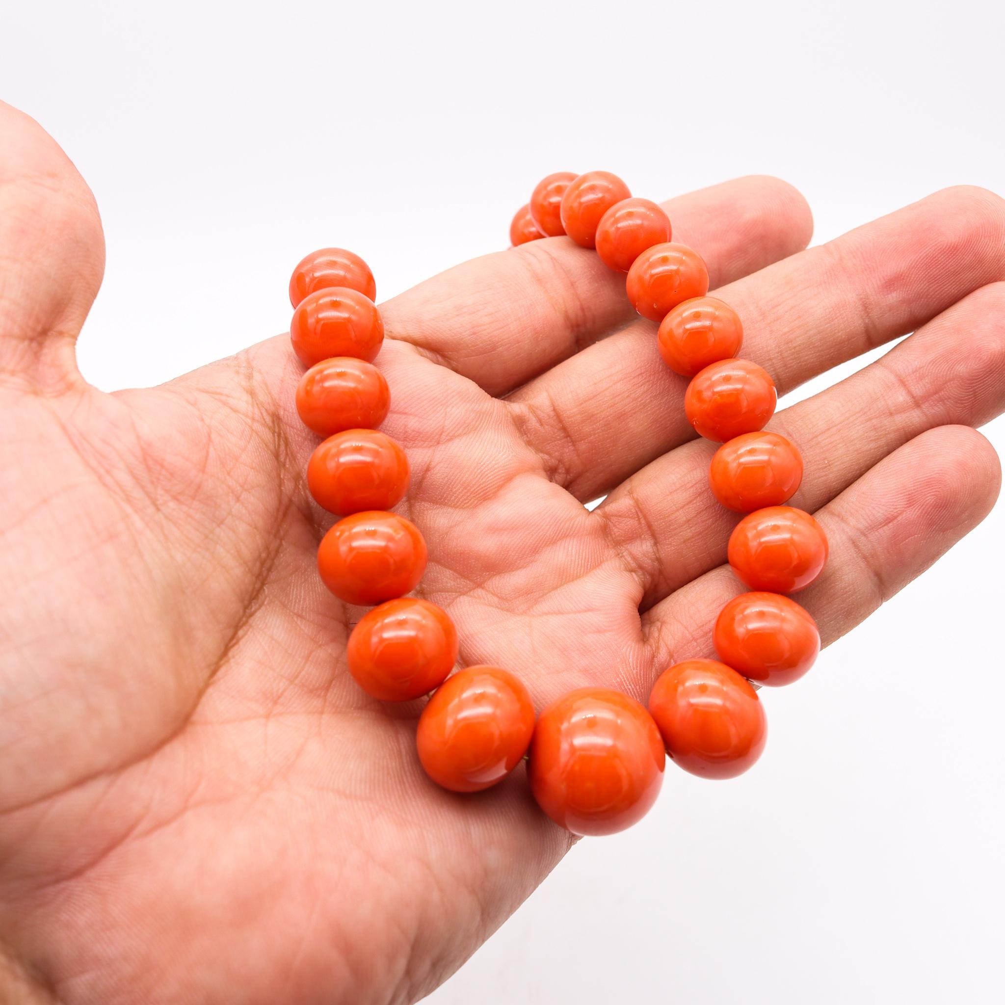 Mid Century 1950 Graduated Coral Large Beads Necklace Mount In 18Kt Yellow Gold 1