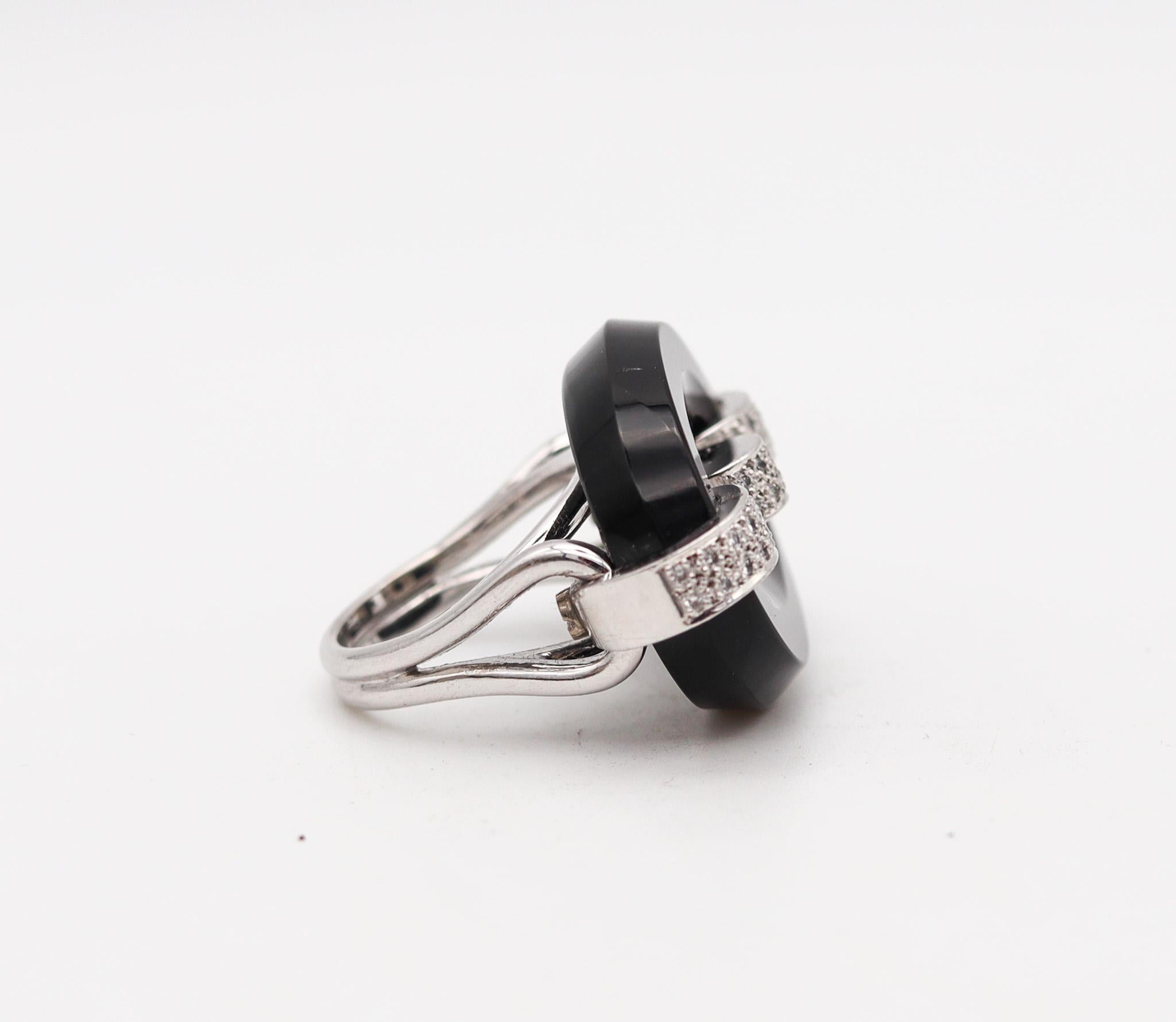 Brilliant Cut Midcentury 1950 Mariner Link Cocktail Ring in 18kt Gold with Diamonds and Onyx