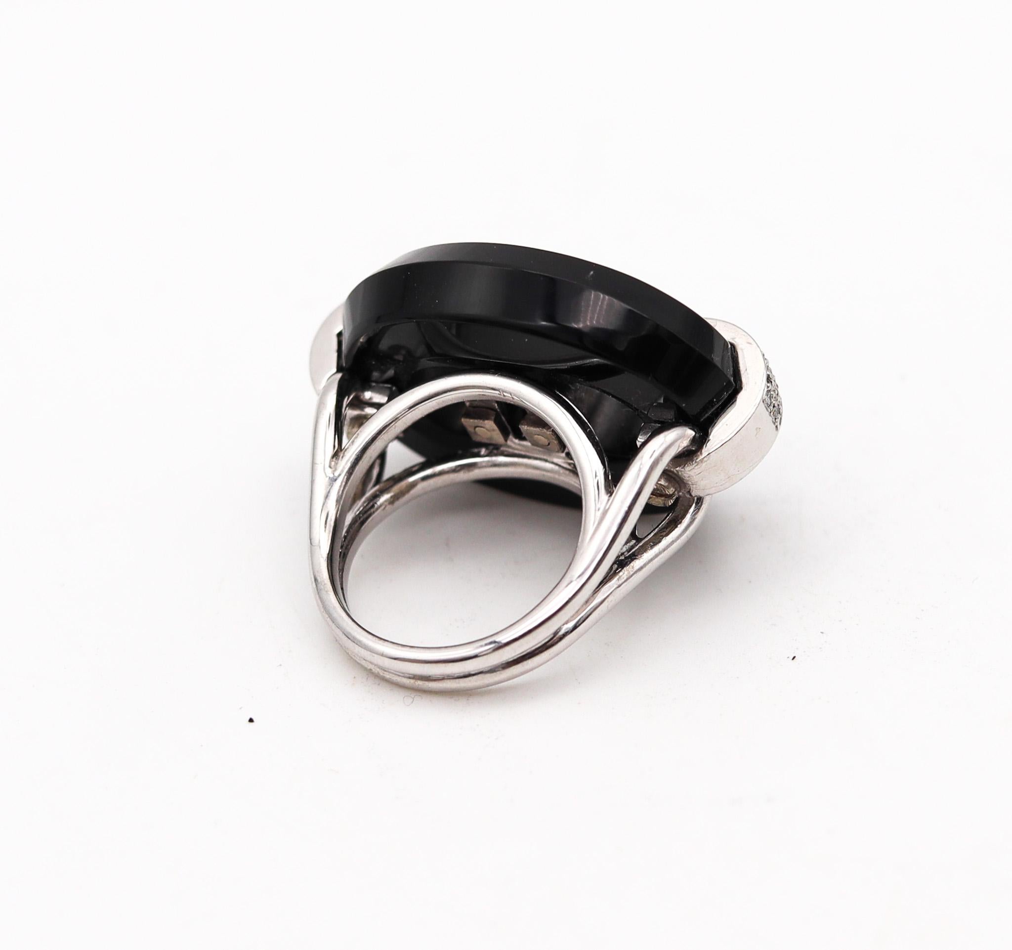 Midcentury 1950 Mariner Link Cocktail Ring in 18kt Gold with Diamonds and Onyx In Excellent Condition In Miami, FL