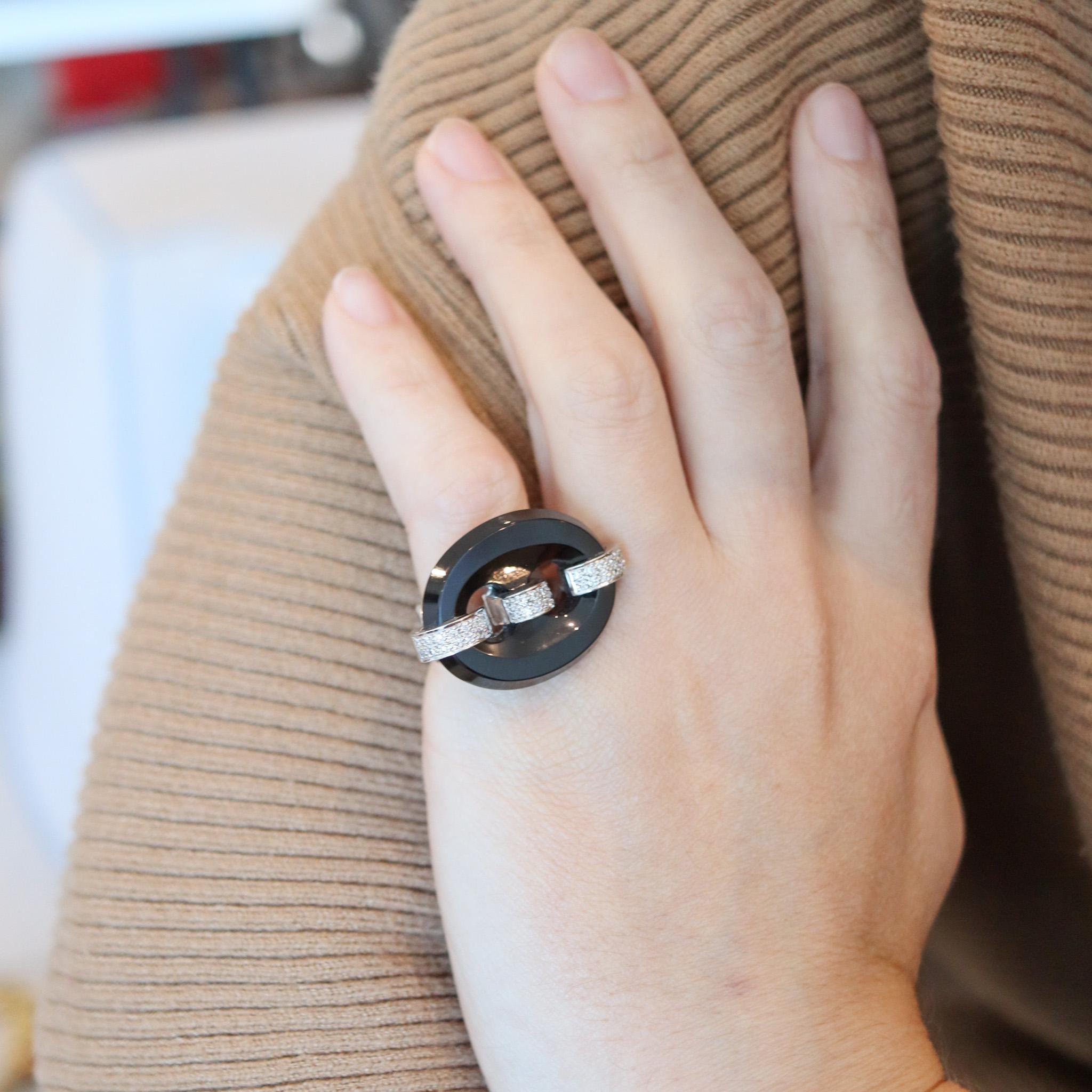 Midcentury 1950 Mariner Link Cocktail Ring in 18kt Gold with Diamonds and Onyx 1
