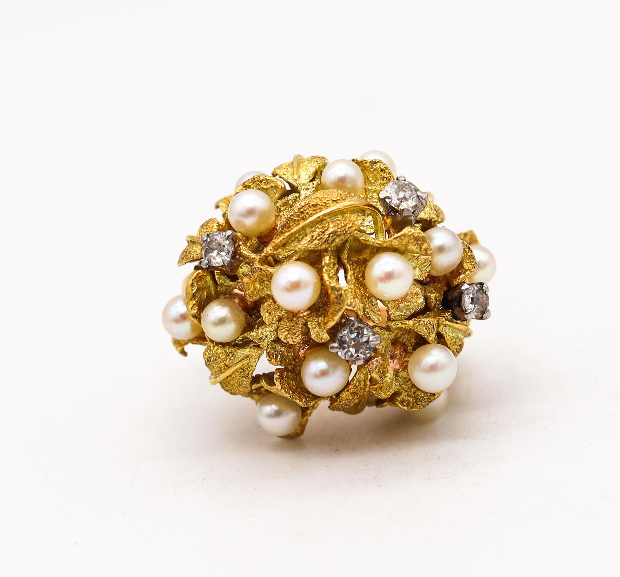 Retro post-war cocktail ring with florals motifs.

Beautiful flashy piece created during the transition of the post-war and the mid century periods, back in the 1950. This bombe cocktail ring has been carefully constructed with multiples organics