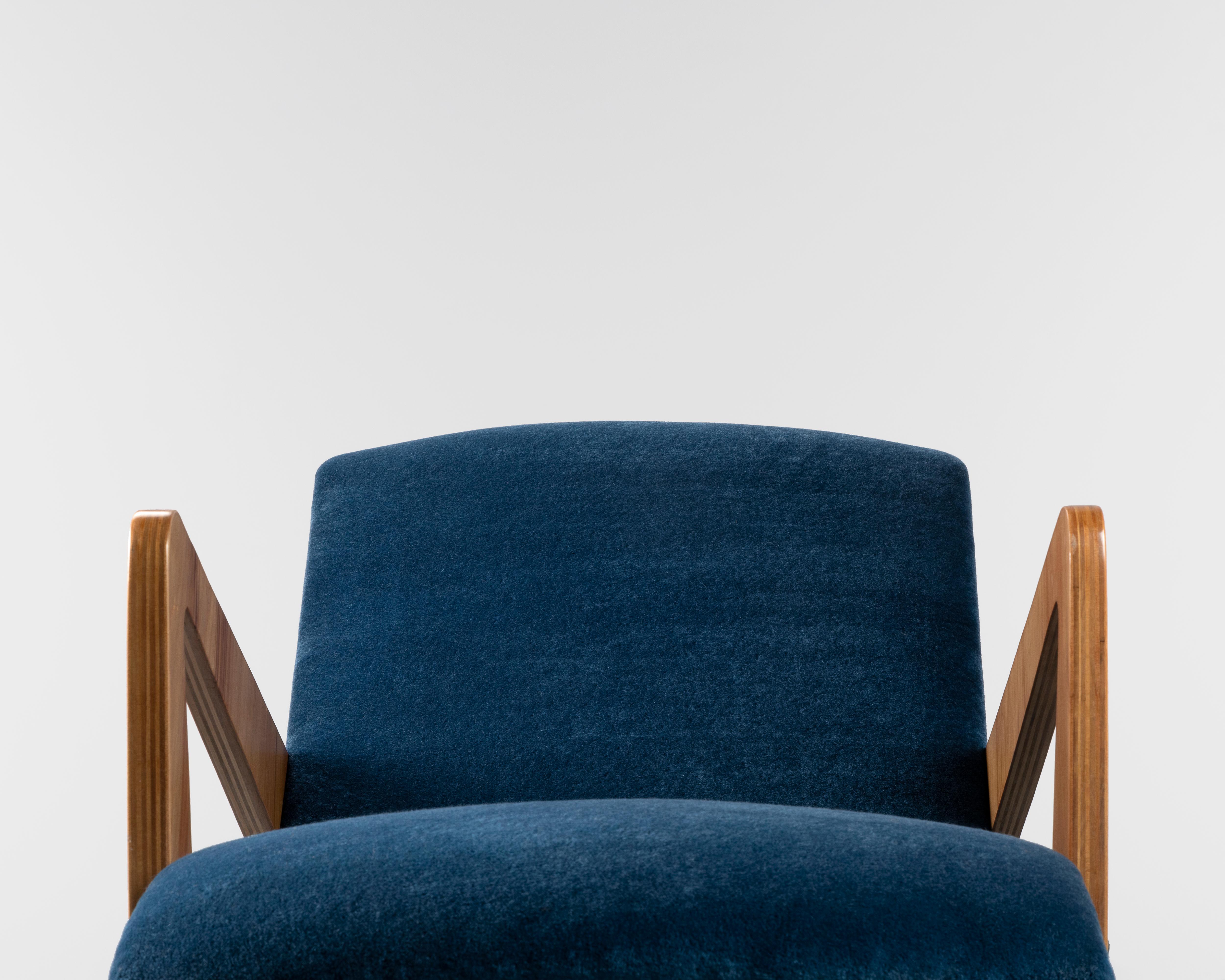 Upholstery Mid-Century 1950 Vintage Zanine Caldas Zeca Armchair For Sale