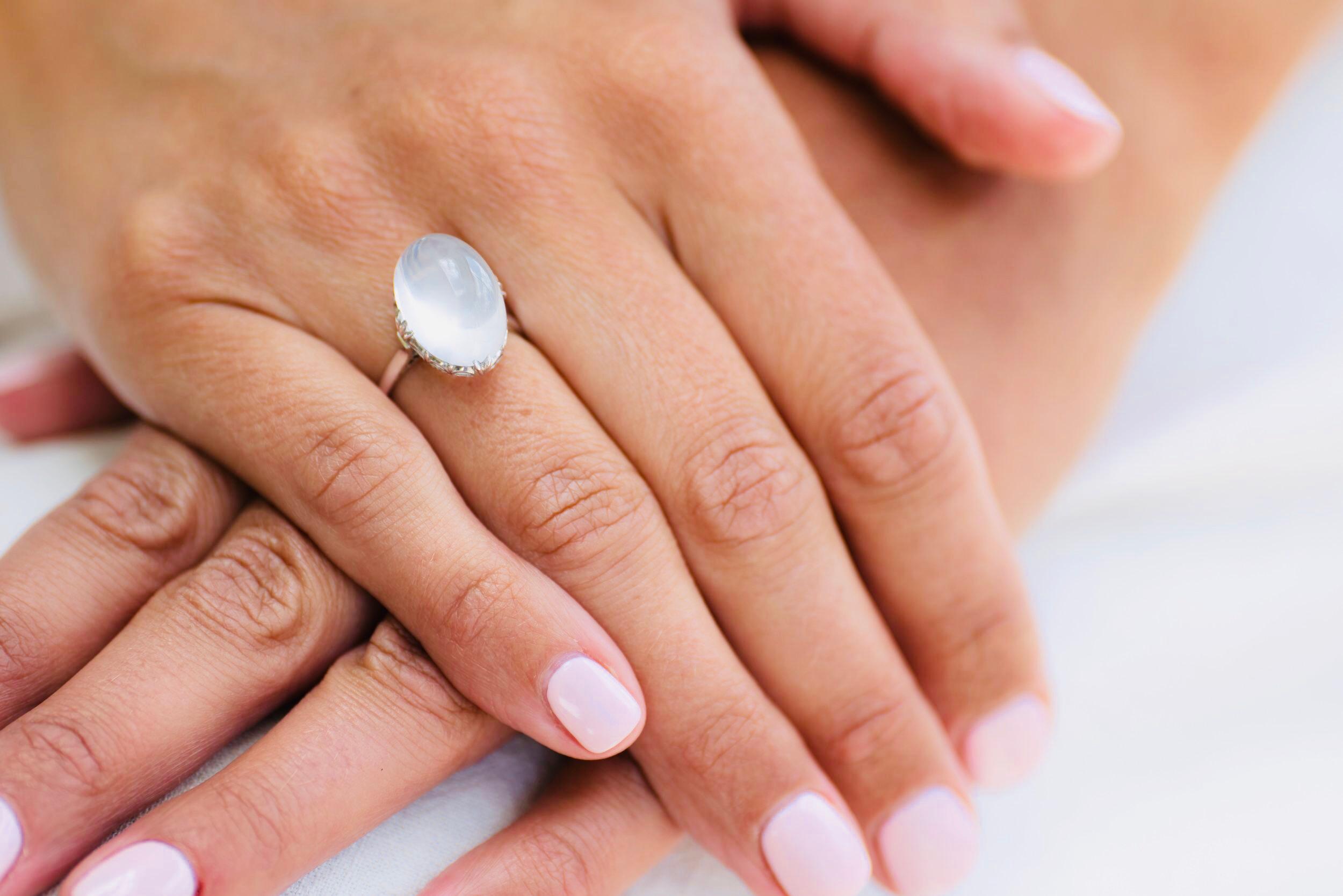 Midcentury, 1950s, 18 Carat White Gold, Moonstone Ring In Excellent Condition For Sale In Rochford, Essex