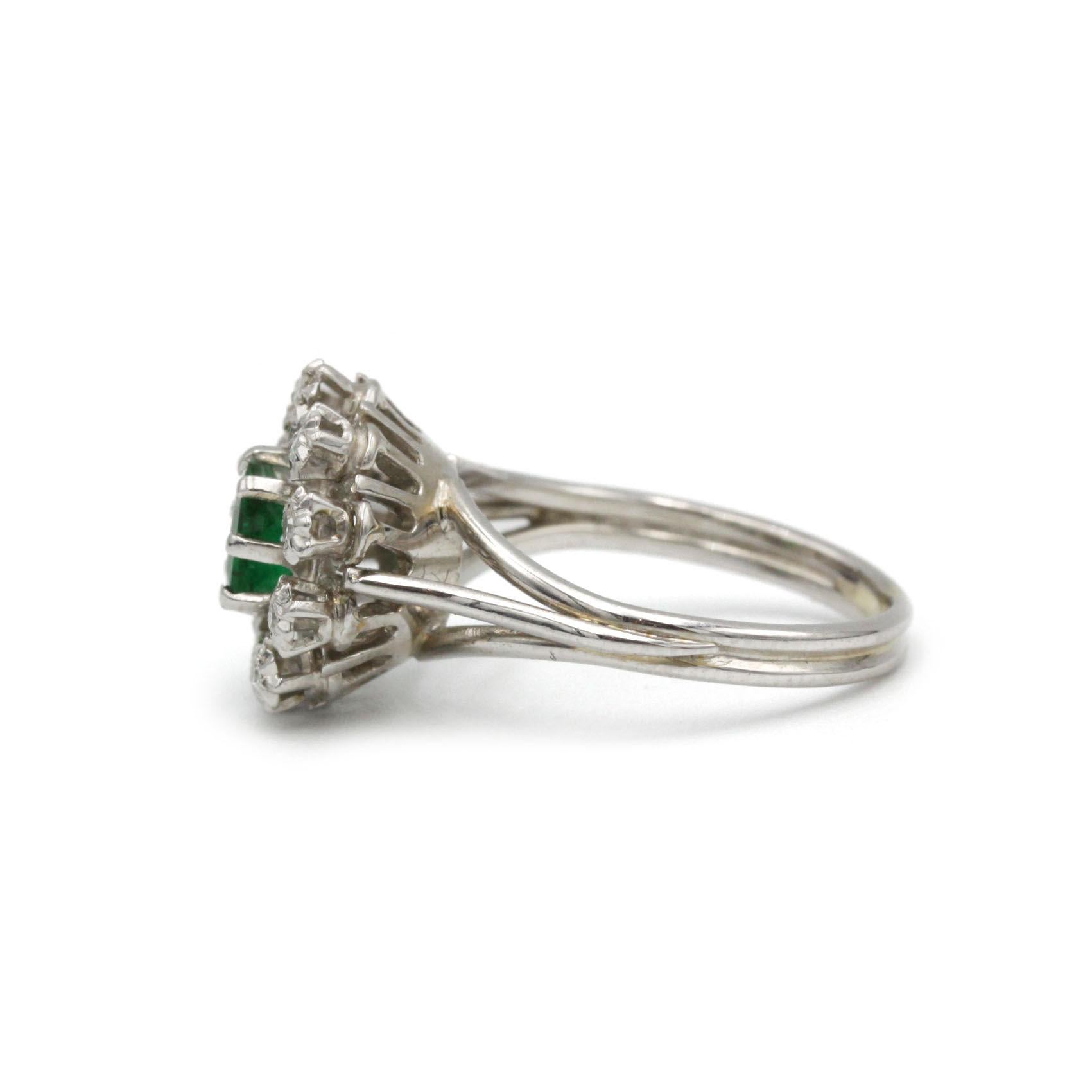 Retro Mid-Century 1950s 18K White Gold Daisy Halo Emerald & Diamond Cocktail Ring For Sale