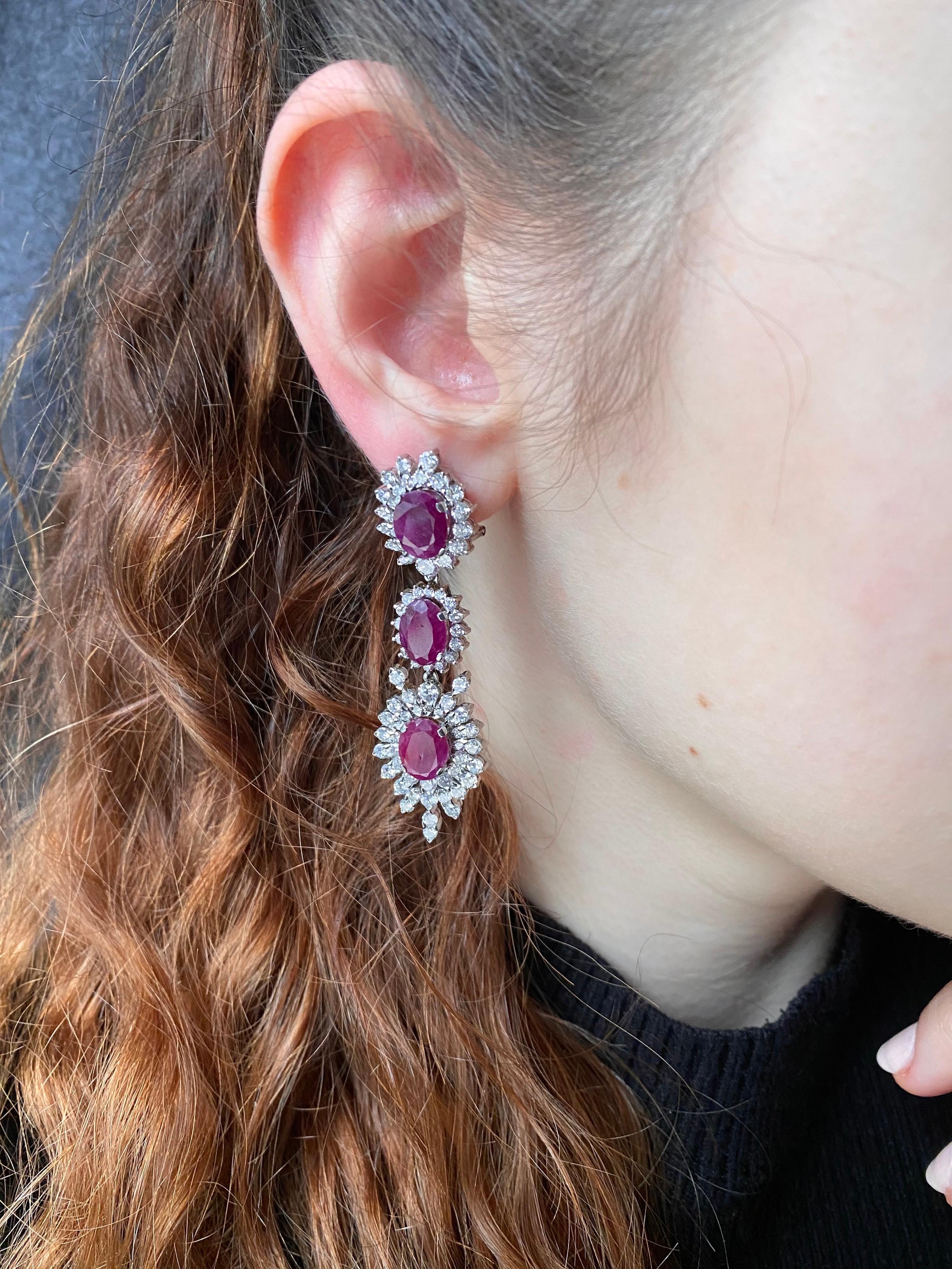 Midcentury 1950s-1960s 15 Carat Ruby 8ct Diamond Cluster Drop Earrings Platinum In Good Condition For Sale In Lisbon, PT