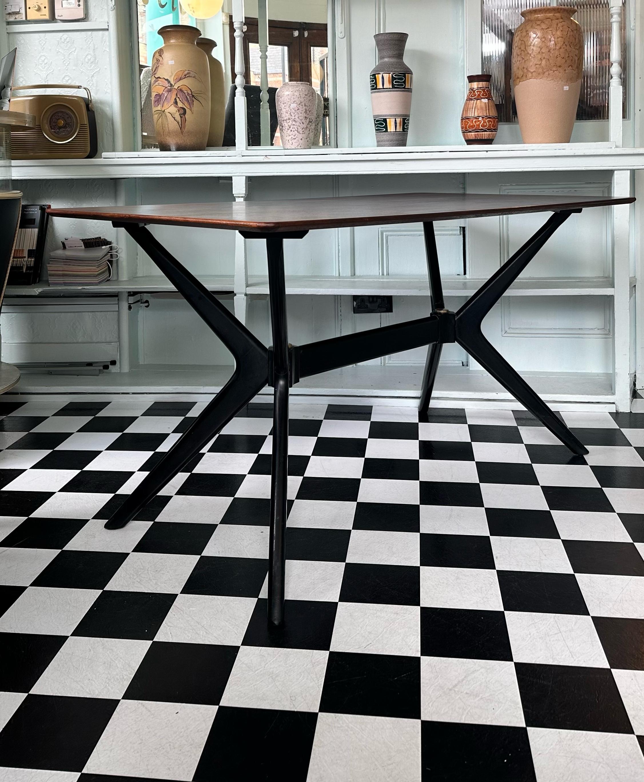 20th Century Mid Century 1950’s Dining ‘Helicopter’ Table by E Gomme G Plan For Sale