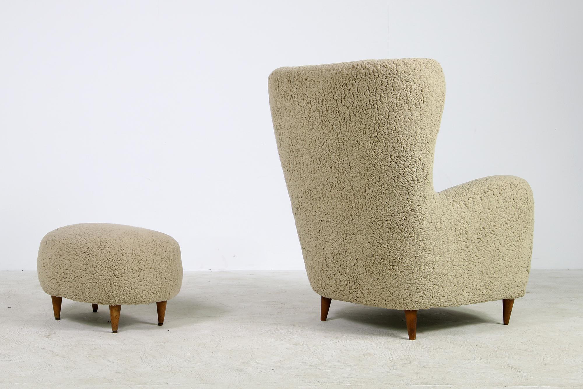 Mid Century 1950s Italian Lounge Chair & Stool Teddy Fur & Leather, Sheepskin In Good Condition In Hamminkeln, DE