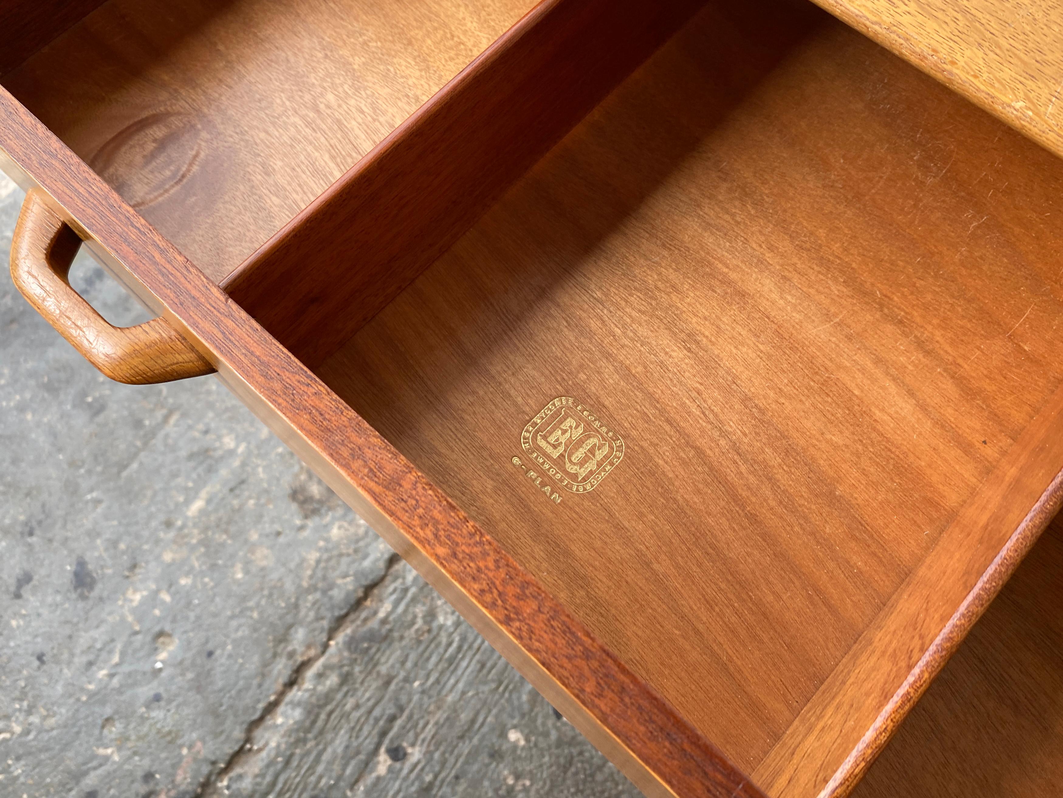 20th Century Mid-Century 1950’s oak chest of drawers by G Plan / E gomme For Sale