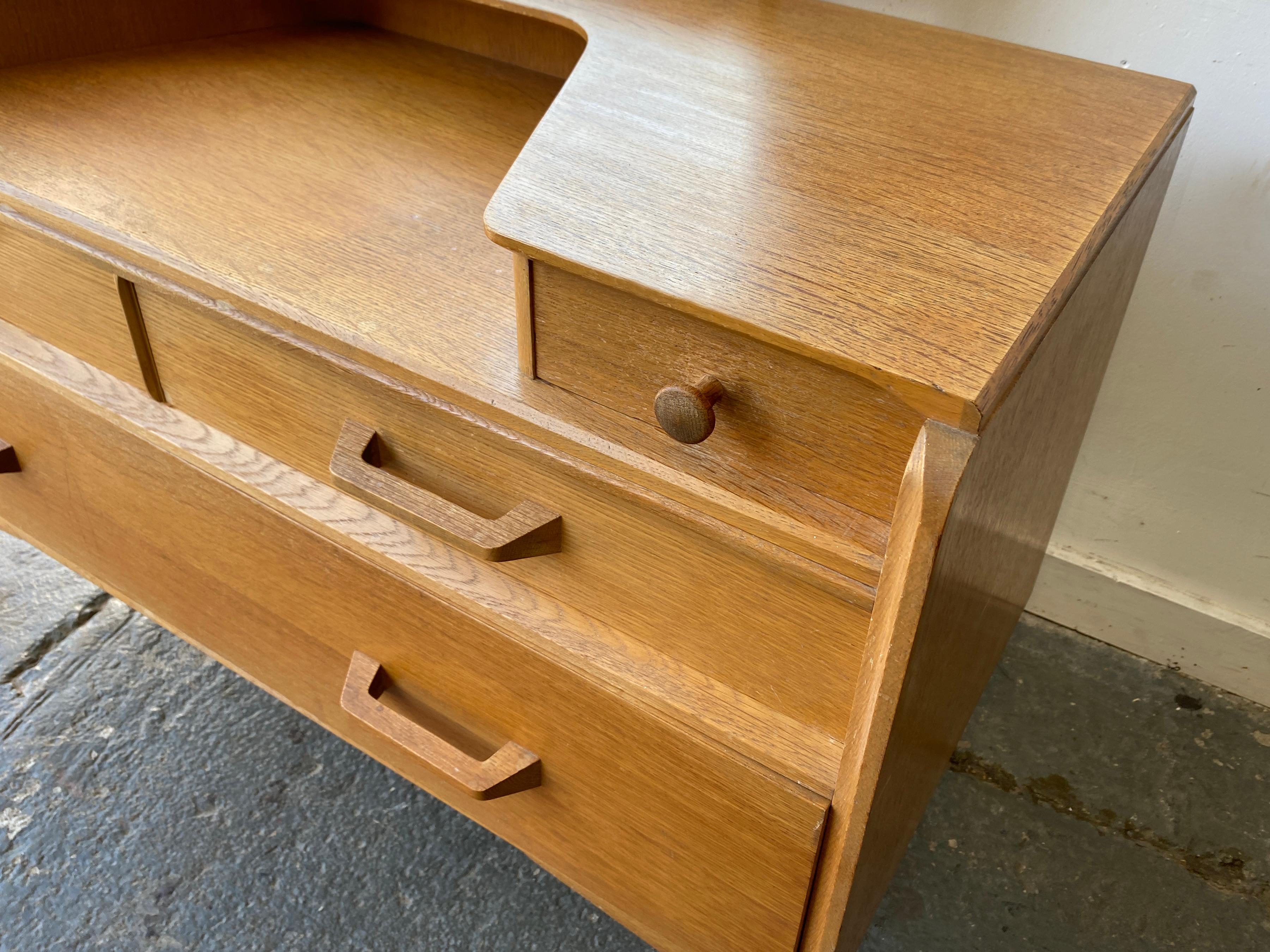 Oak Mid-Century 1950s oak dressing table by E. Gomme / G Plan For Sale