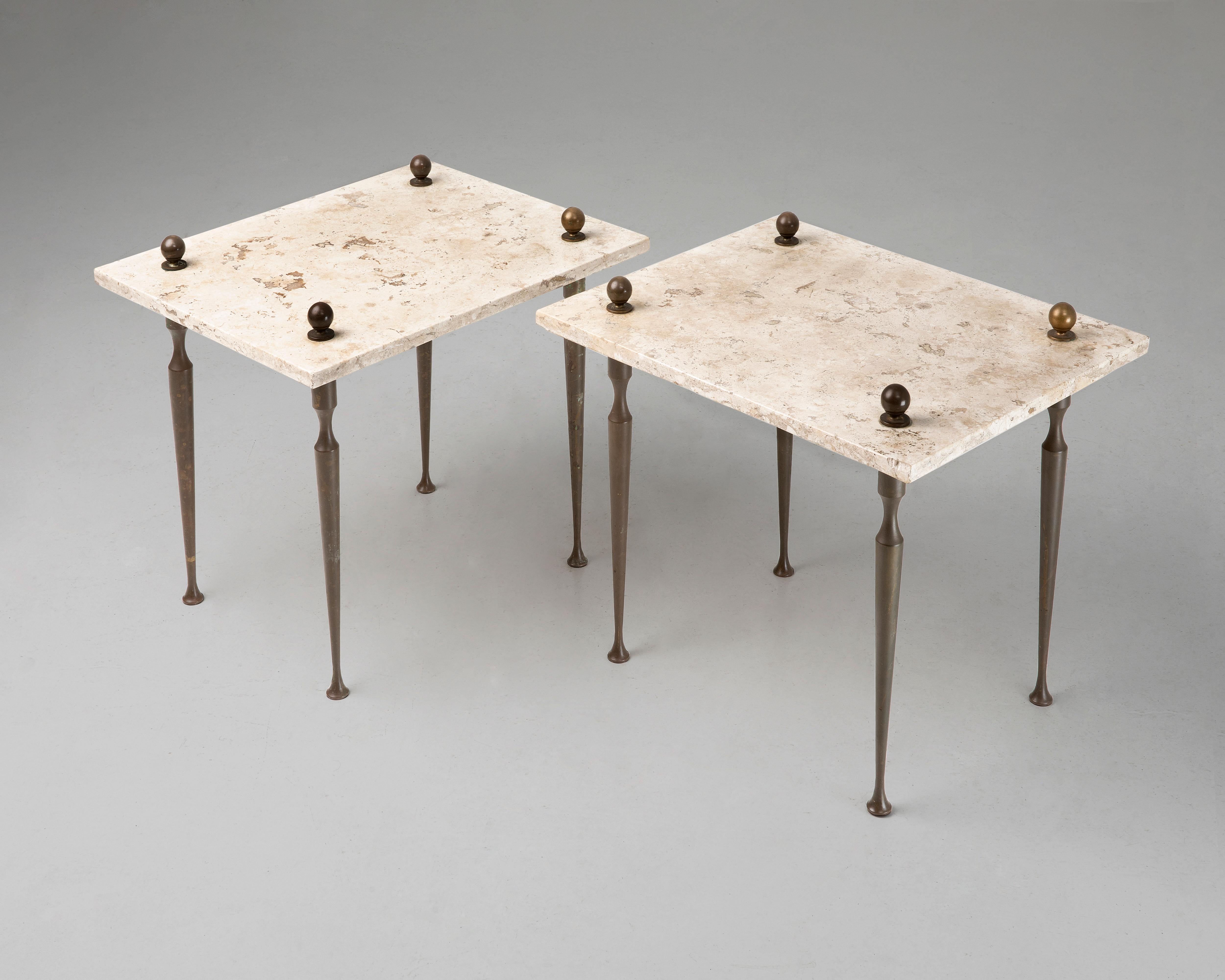 Giuseppe Scapinelli war ein in Italien geborener Architekt und Designer, der in Brasilien arbeitete. Er gründete 1946 das Kunstmuseum von Sao Paulo und fünf Jahre später die gleichnamige Biennale. Im Jahr 1950 gründete Scapinelli seine Agentur und