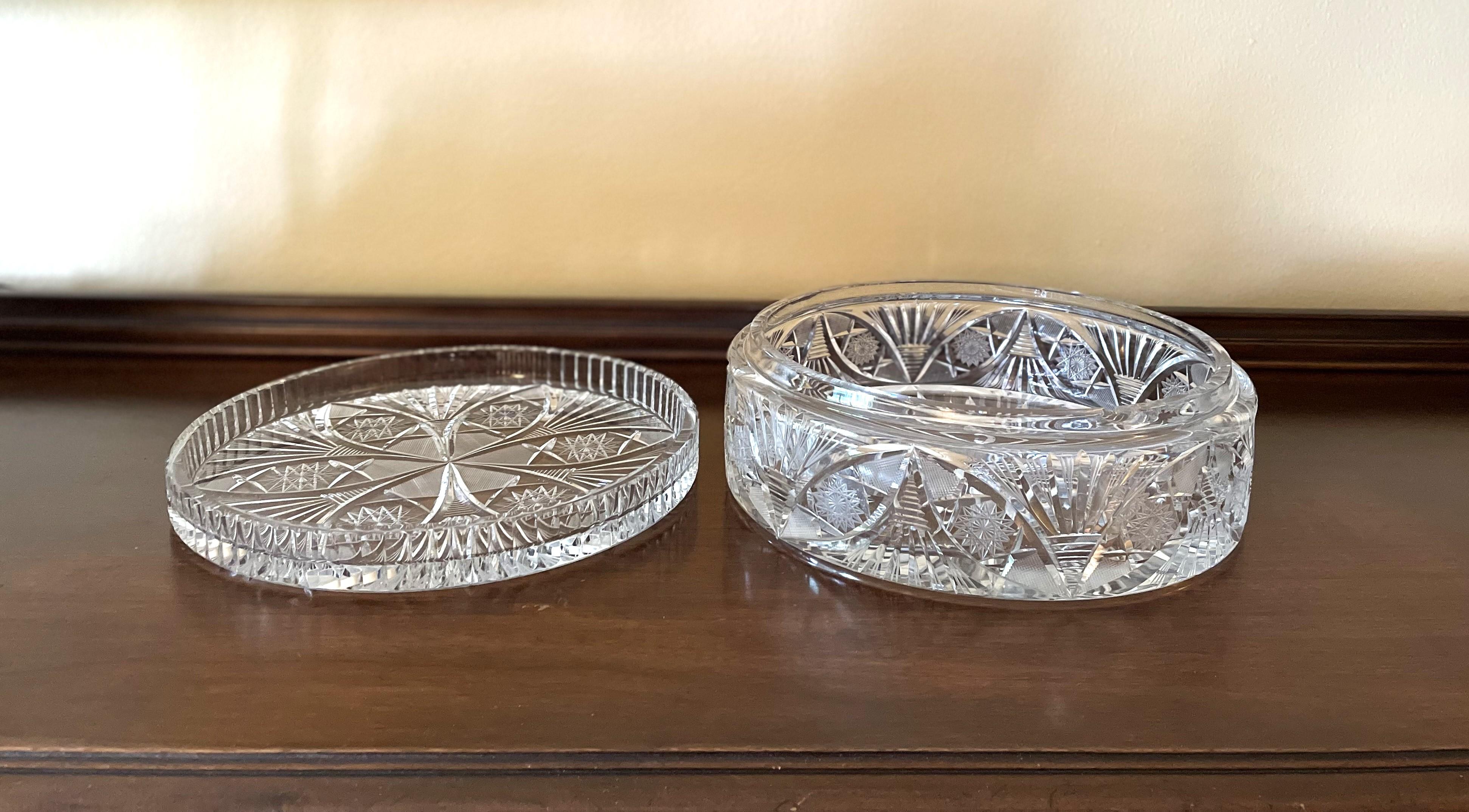Mid-Century 1950s Waterford Large Leaded Crystal Decorative Centerpiece In Excellent Condition For Sale In Austin, TX