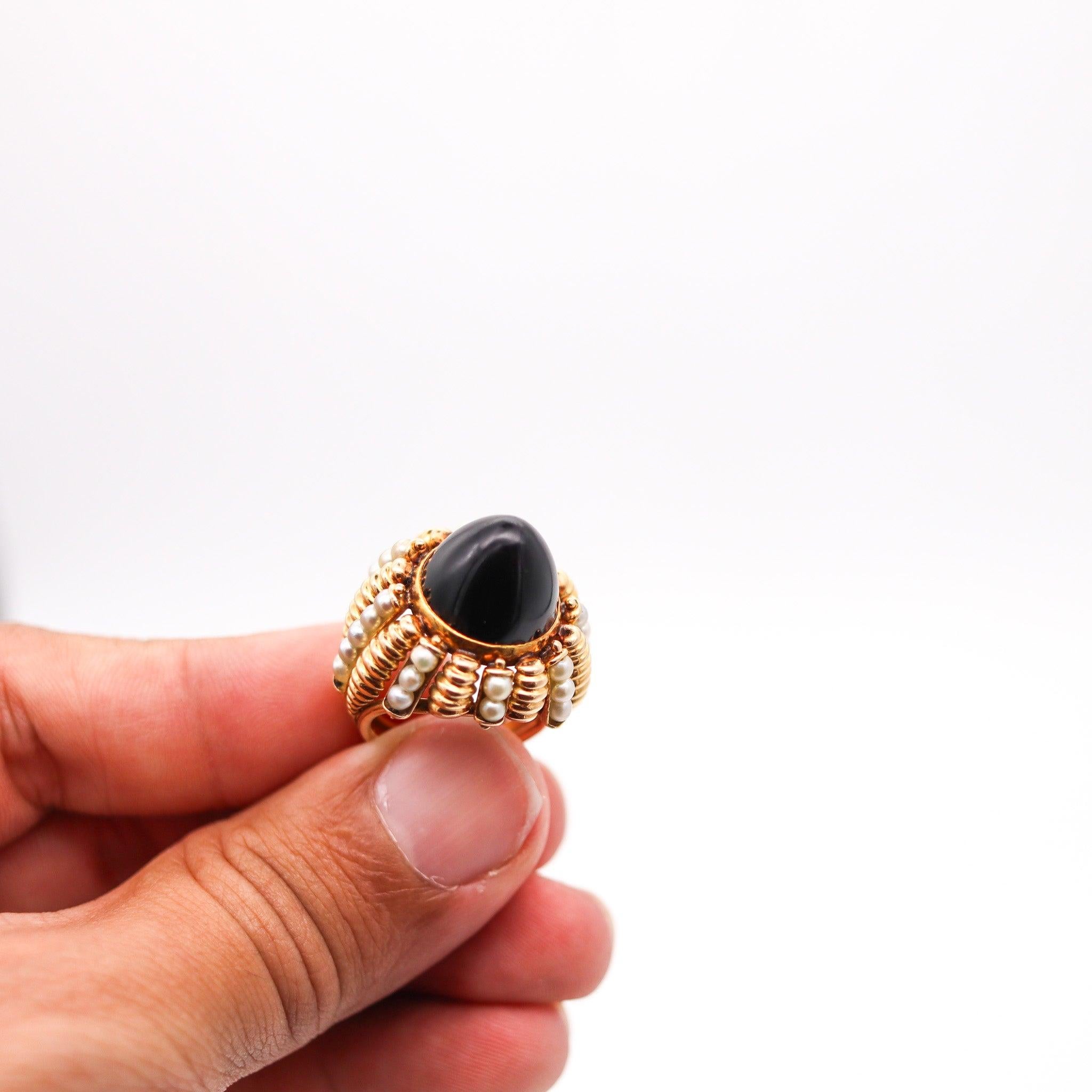 MID CENTURY 1960 Italian Modernist Cluster Ring In 18Kt Yellow Gold With Pearls For Sale 3