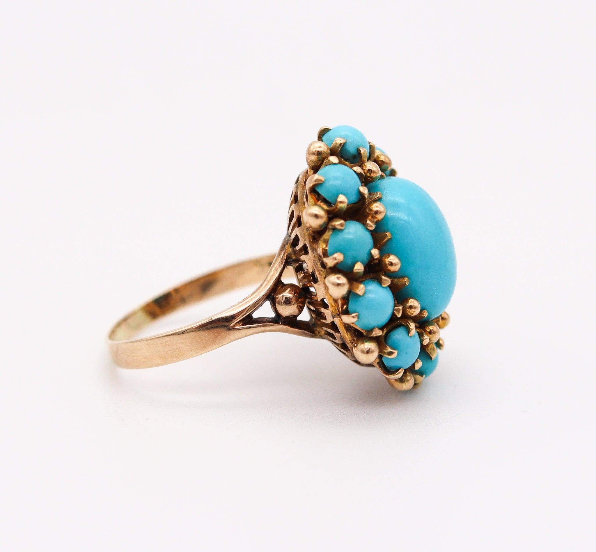 MID CENTURY 1960 Modernist Cluster Ring In 14Kt Yellow Gold With Turquoises In Excellent Condition In Miami, FL