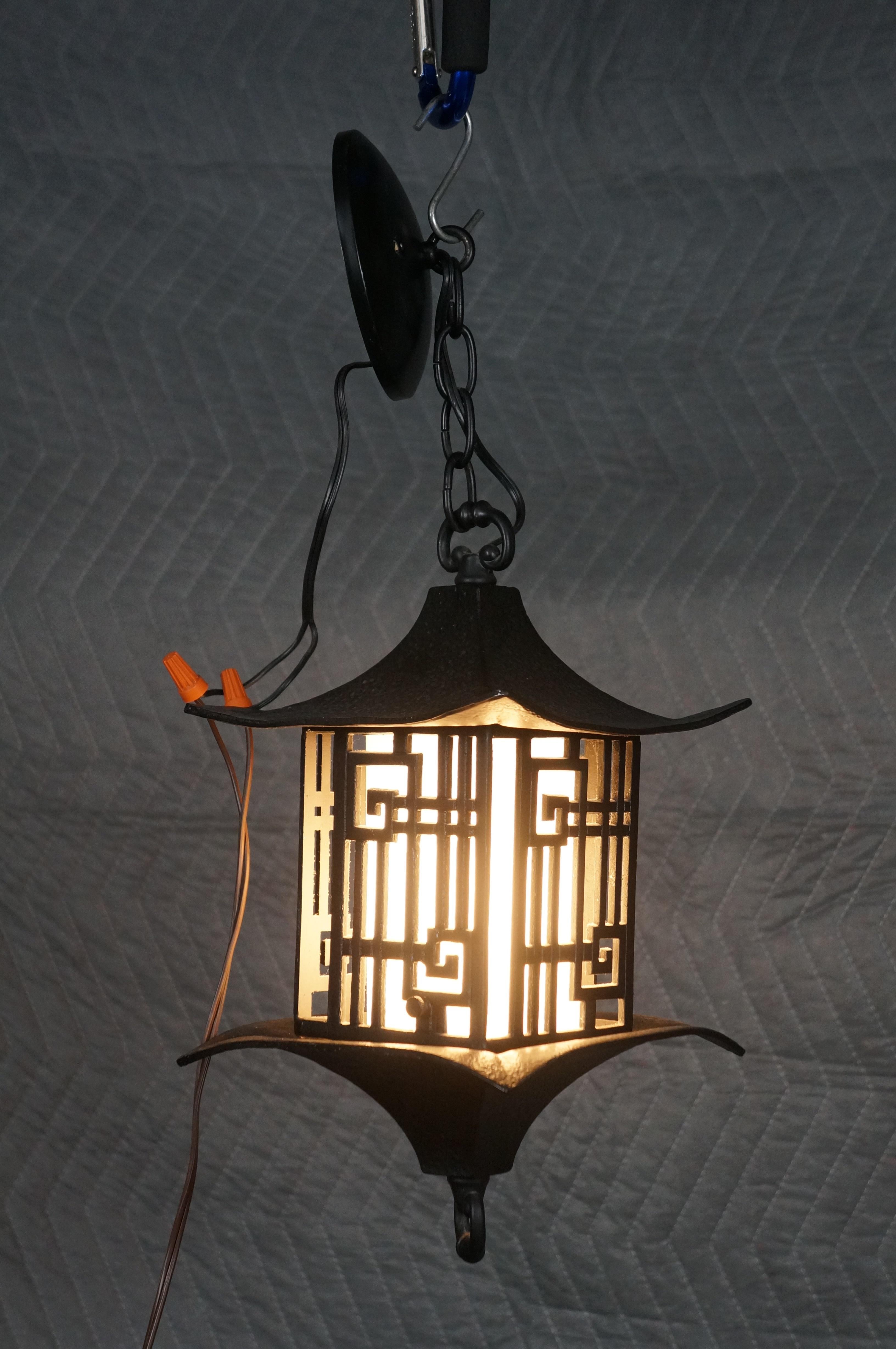 Lámpara colgante Pagoda china de mediados de los 60 Chinoiserie en venta 6