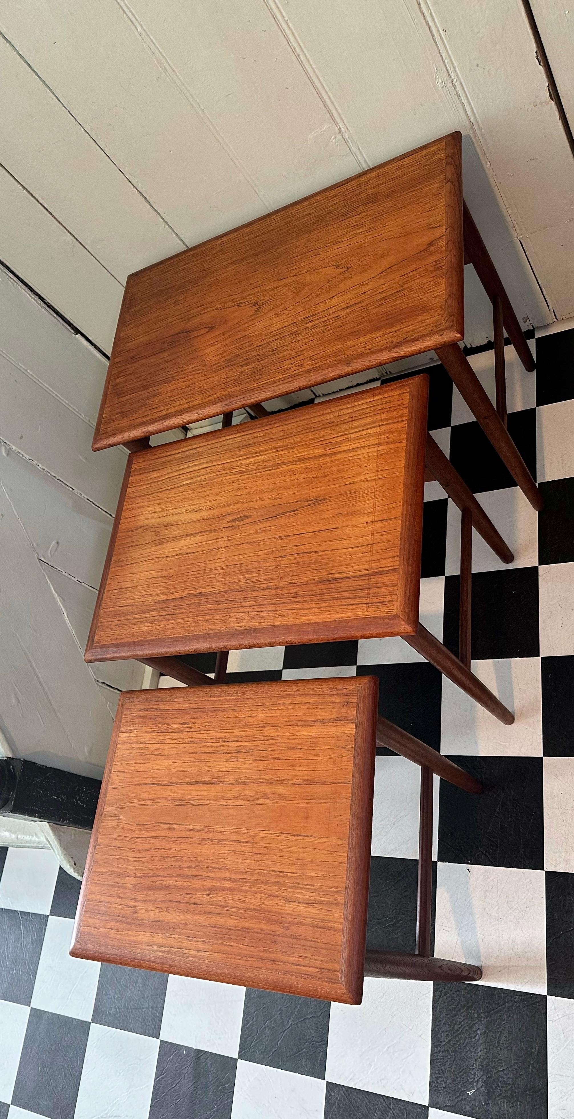 Mid Century 1960’s Danish Nesting Tables by Kai Kristiansen In Good Condition For Sale In London, GB