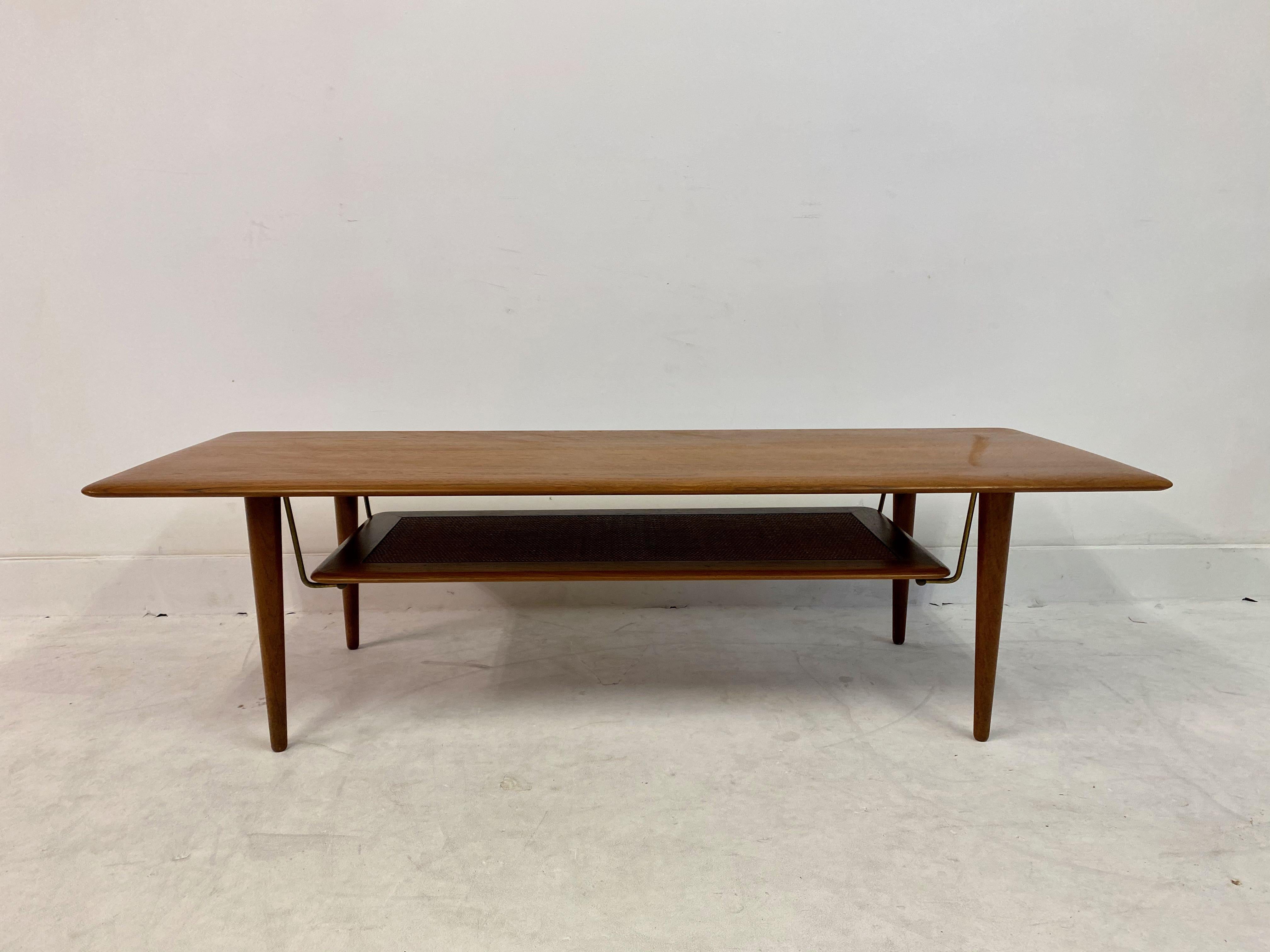 Midcentury 1960s Danish Teak Coffee Table by Peter Hvidt and Orla Molgaard In Good Condition In London, London