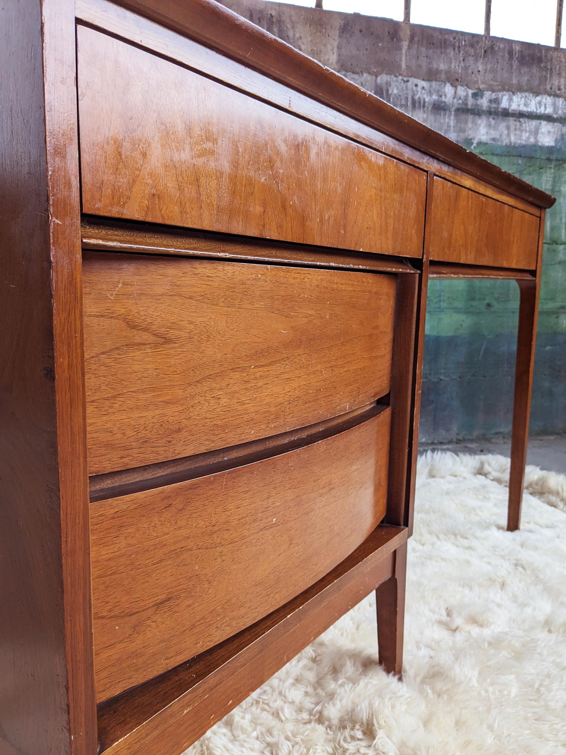 Midcentury 1960s Dixie Desk, Two Sided, 4 Drawers For Sale 4