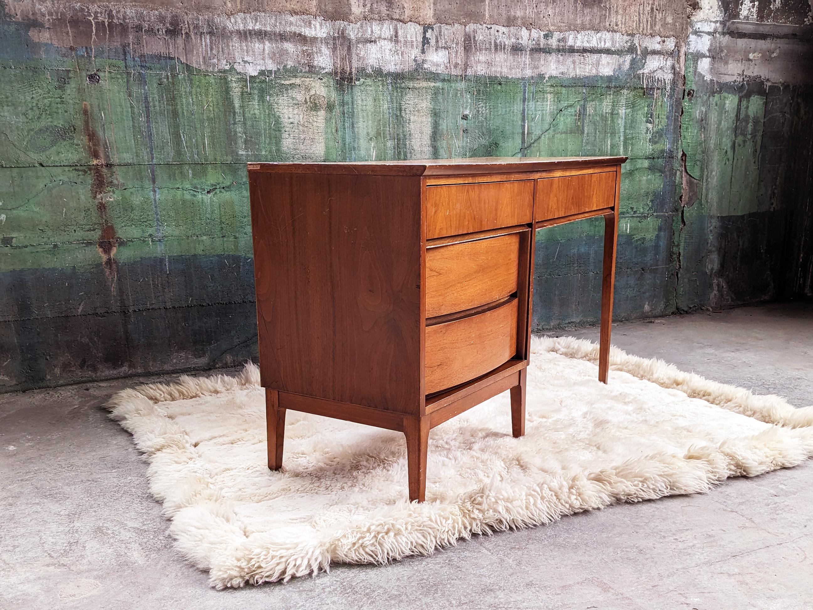 Mid-Century Modern Midcentury 1960s Dixie Desk, Two Sided, 4 Drawers For Sale