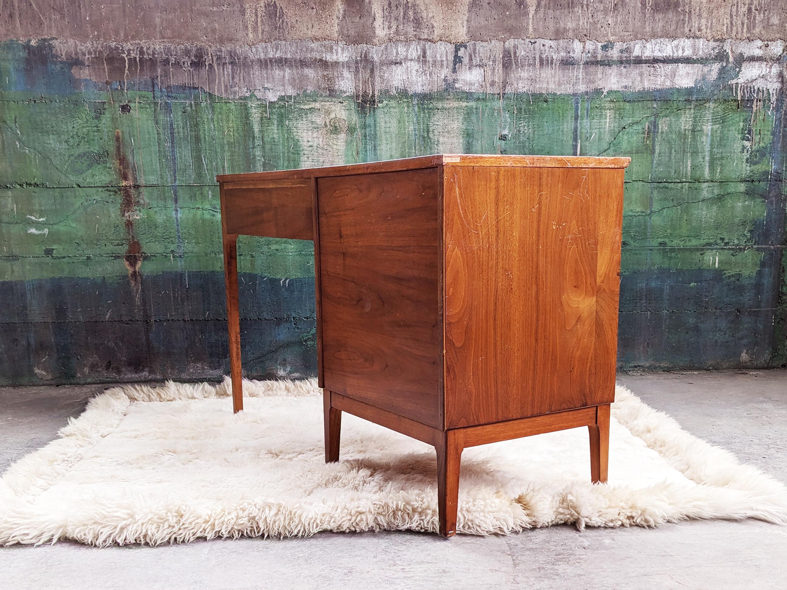 American Midcentury 1960s Dixie Desk, Two Sided, 4 Drawers For Sale