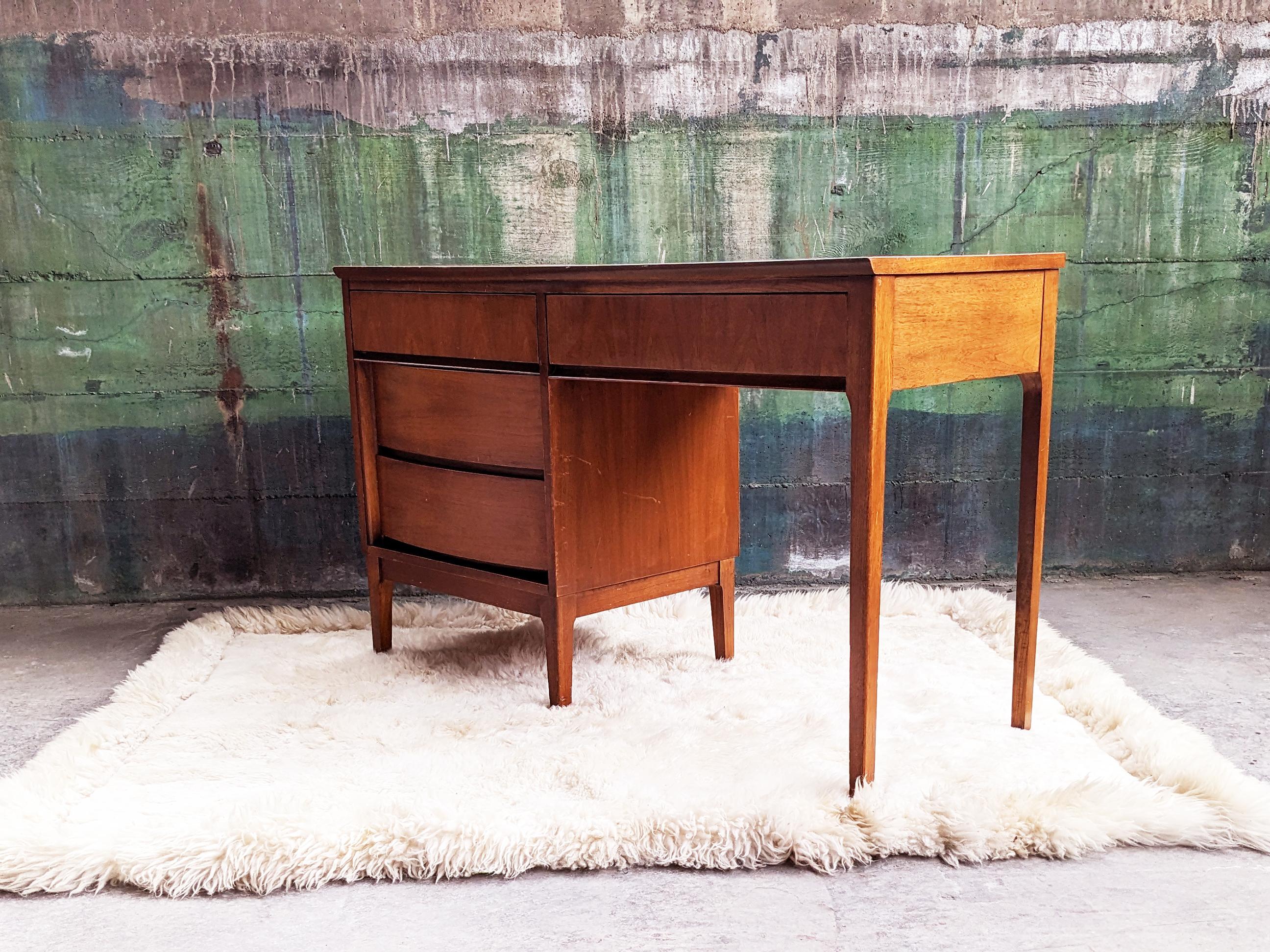 Walnut Midcentury 1960s Dixie Desk, Two Sided, 4 Drawers For Sale