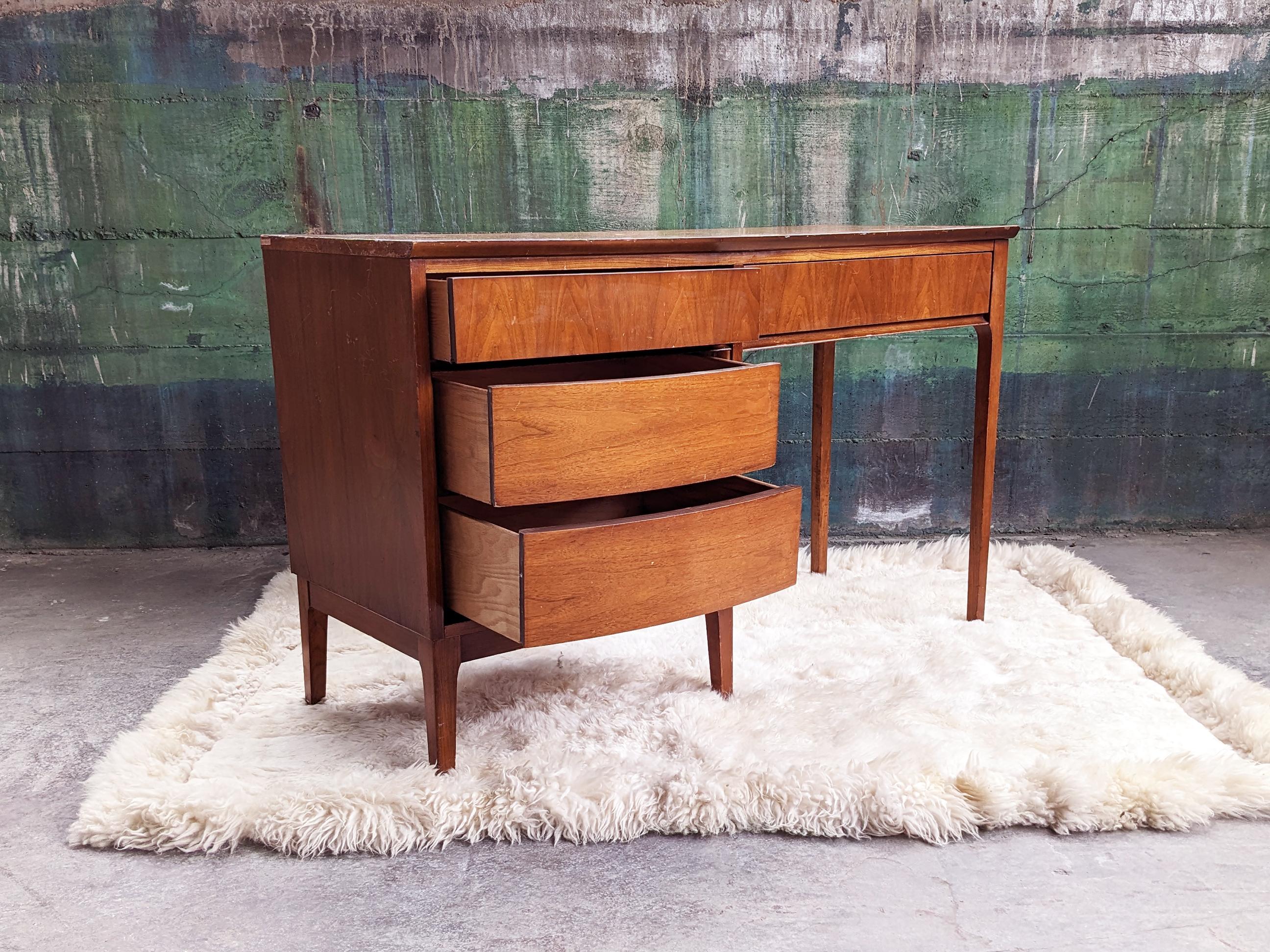 Midcentury 1960s Dixie Desk, Two Sided, 4 Drawers For Sale 2