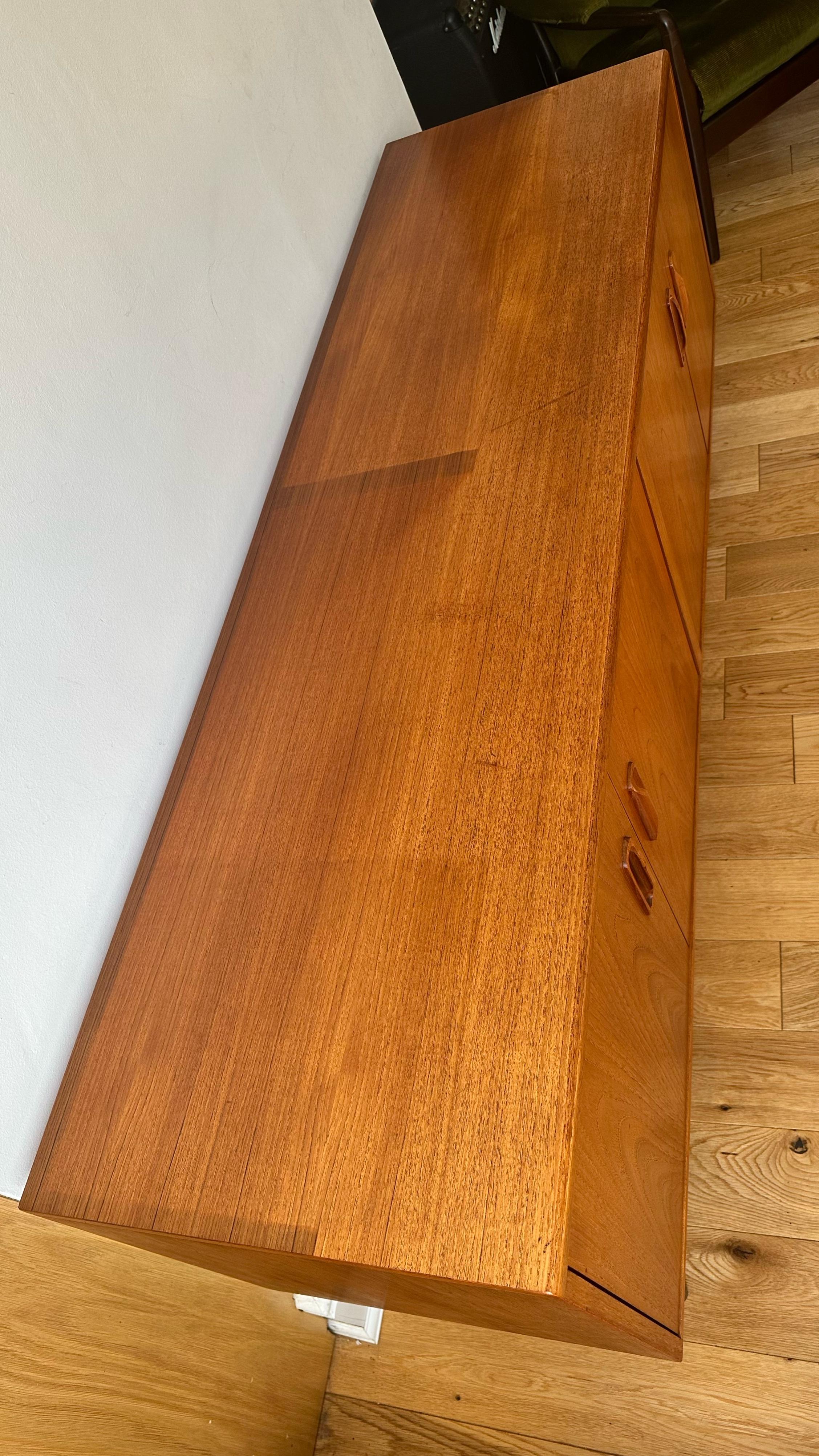 Mid Century 1960s G Plan Fresco Teak Sideboard In Good Condition In London, GB