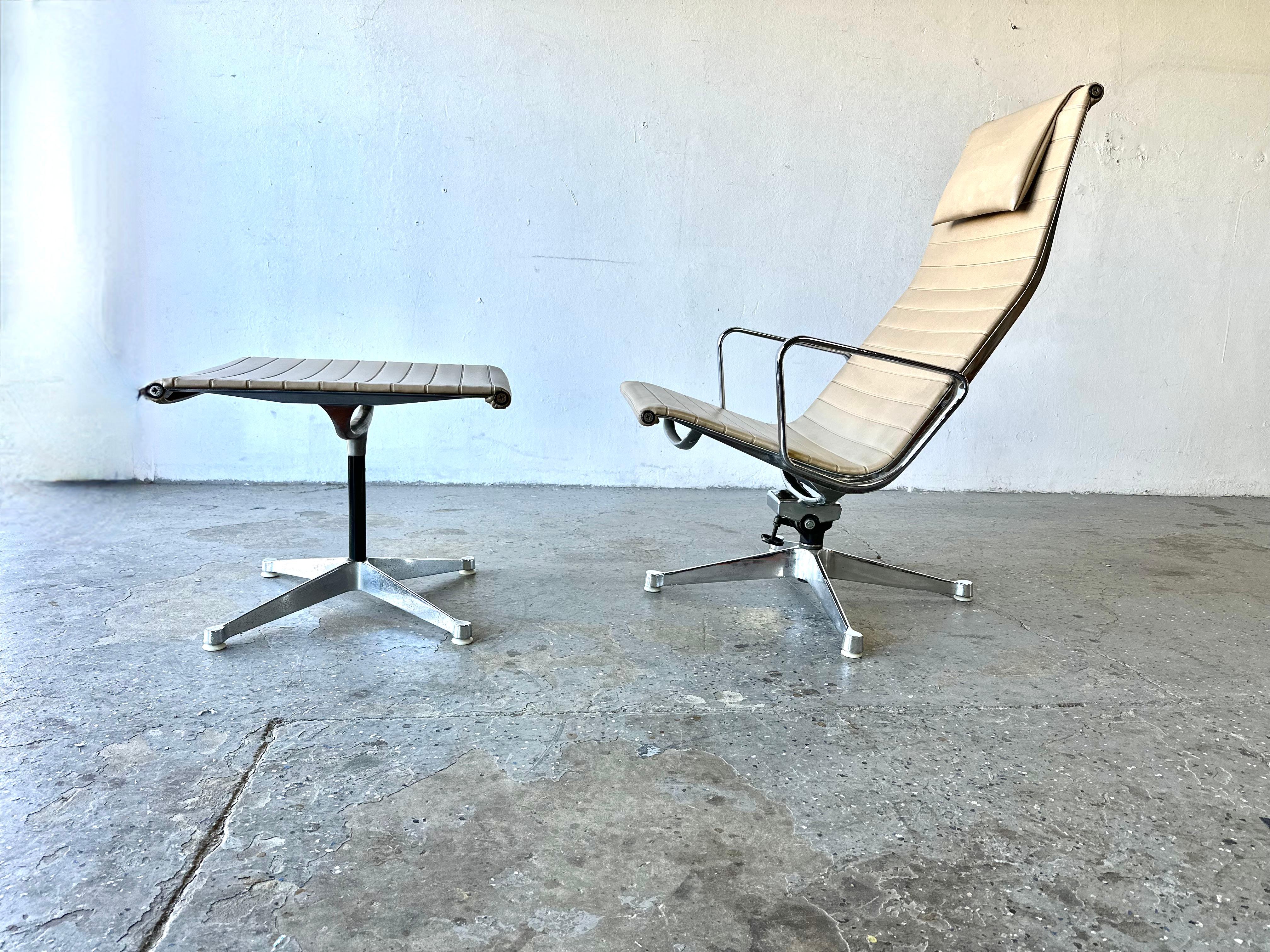 Mid Century 1960's Herman Miller Eames Aluminum Group Lounge Chair and Ottoman For Sale 7