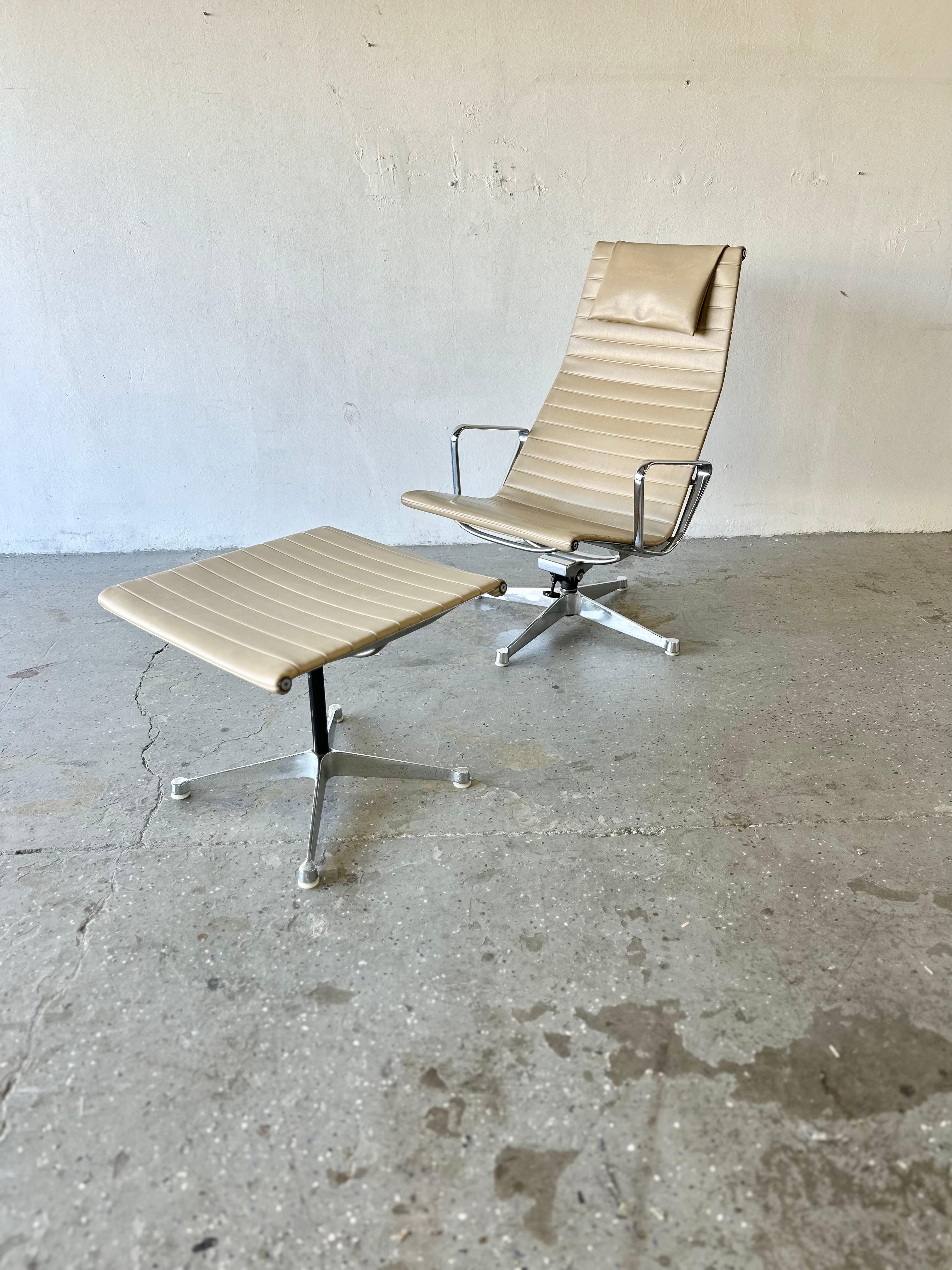 Mid Century 1960's Herman Miller Eames Aluminum Group Lounge Chair and Ottoman In Fair Condition For Sale In Las Vegas, NV
