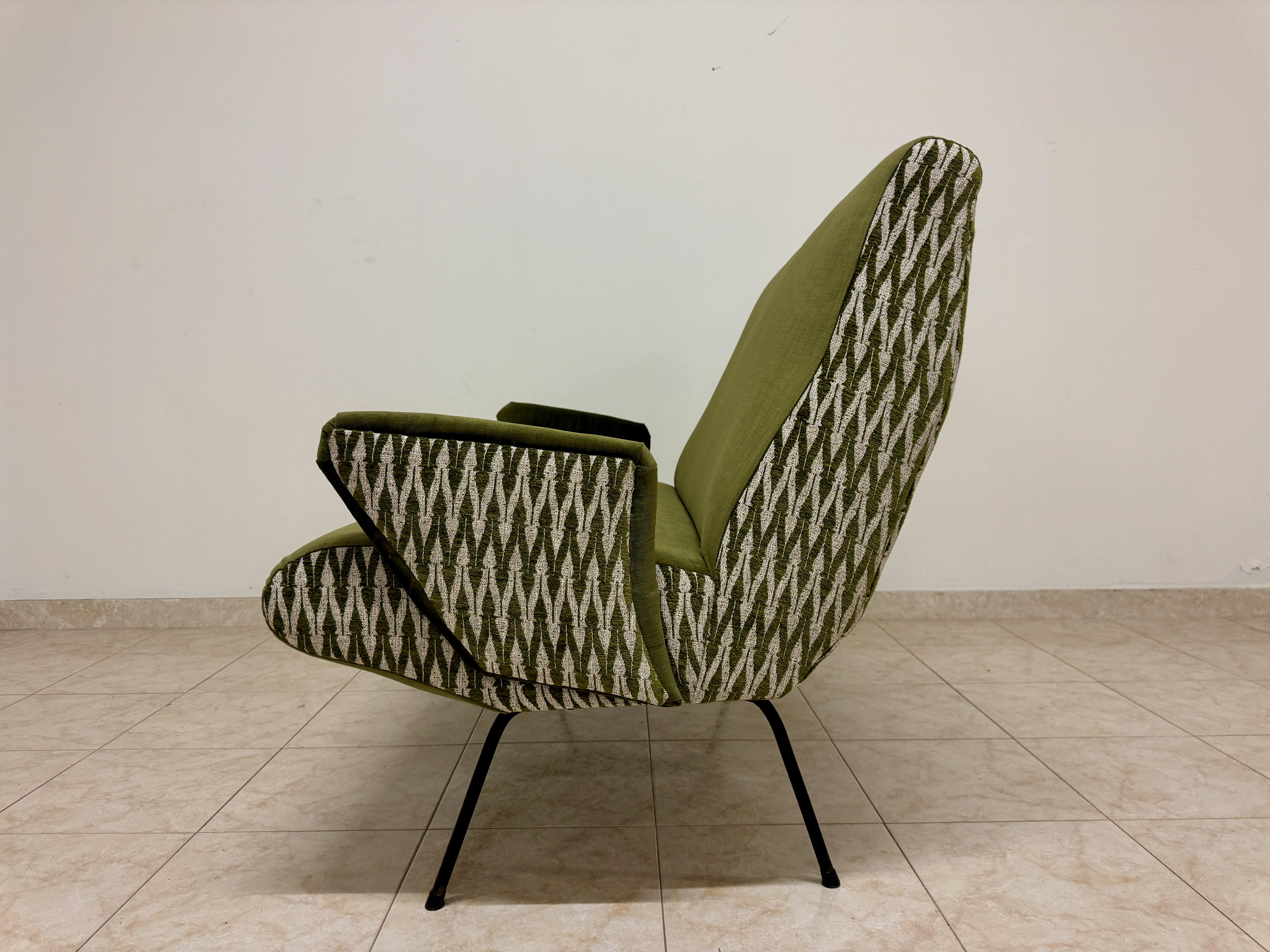 Sofá italiano de mediados de siglo de 1960 en venta 7