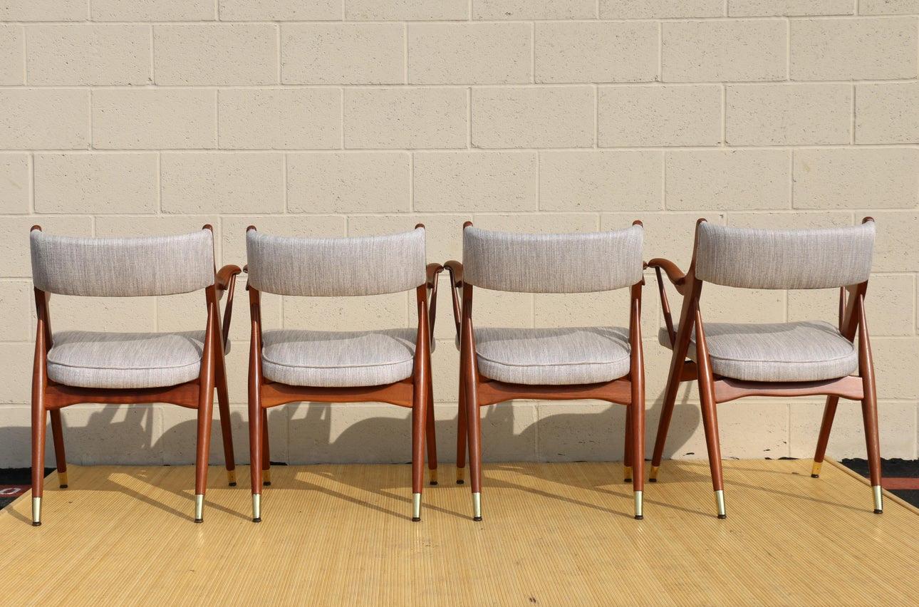 American Mid Century 1960’s Set of Four Dining Armchairs Tables Dunbar Style For Sale