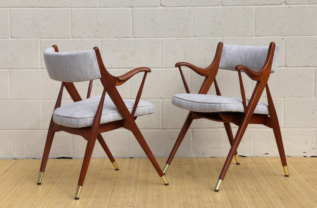 Mid Century 1960’s Set of Four Dining Armchairs Tables Dunbar Style In Good Condition For Sale In North Hollywood, CA