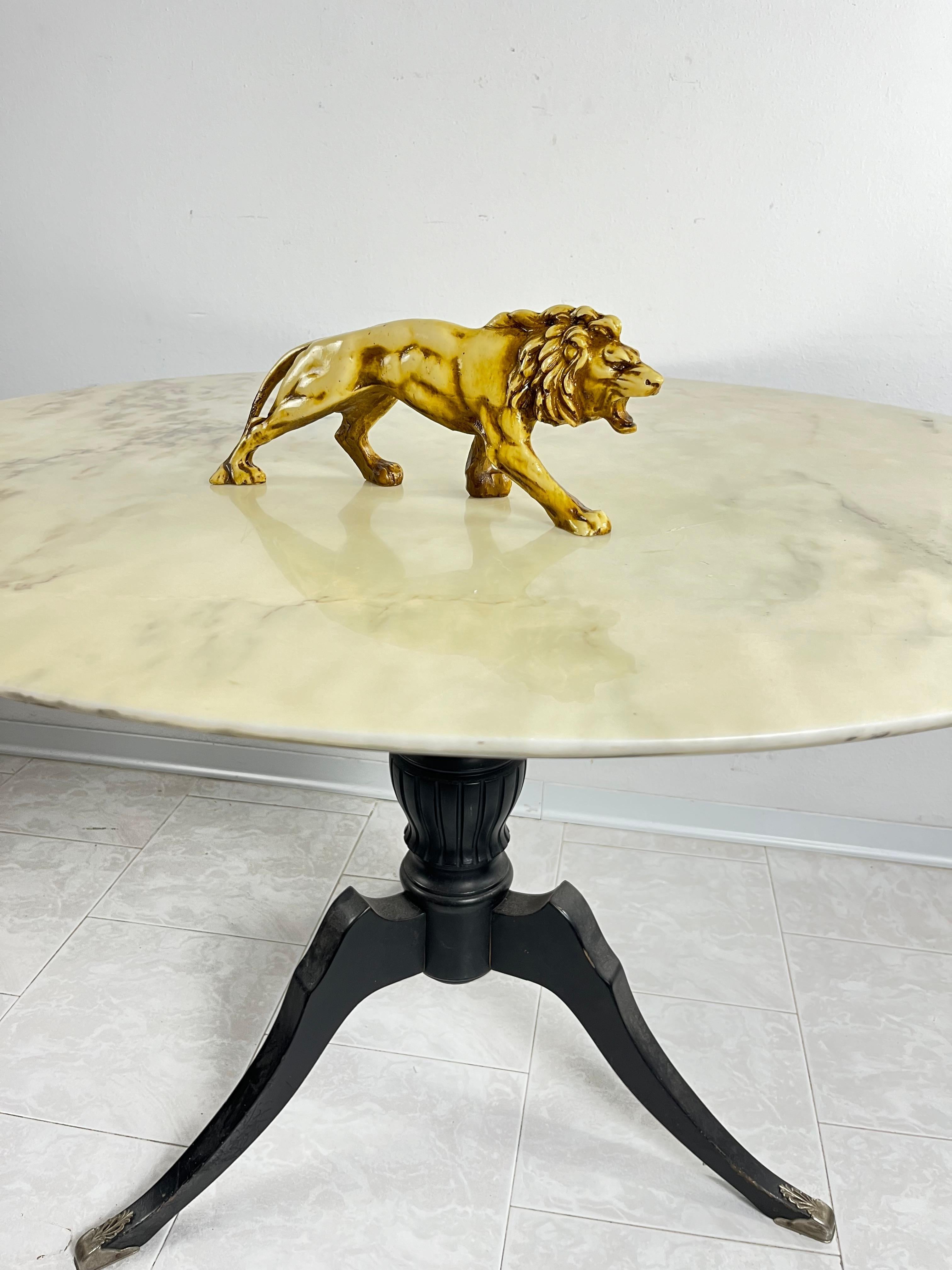 Scultura di leone sinuoso della metà del secolo 1960 in vendita 4