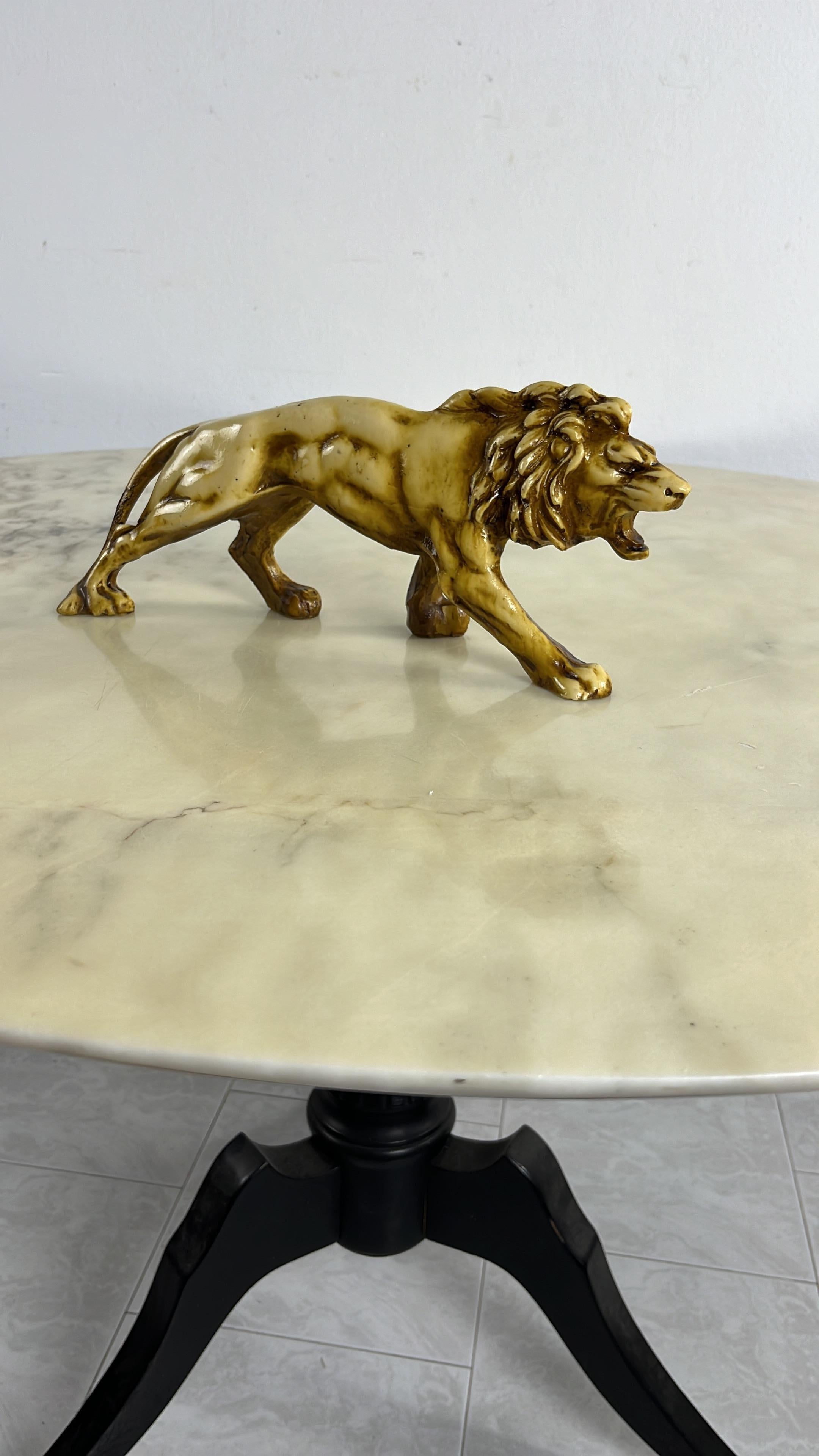 Scultura di leone sinuoso della metà del secolo 1960 in vendita 5