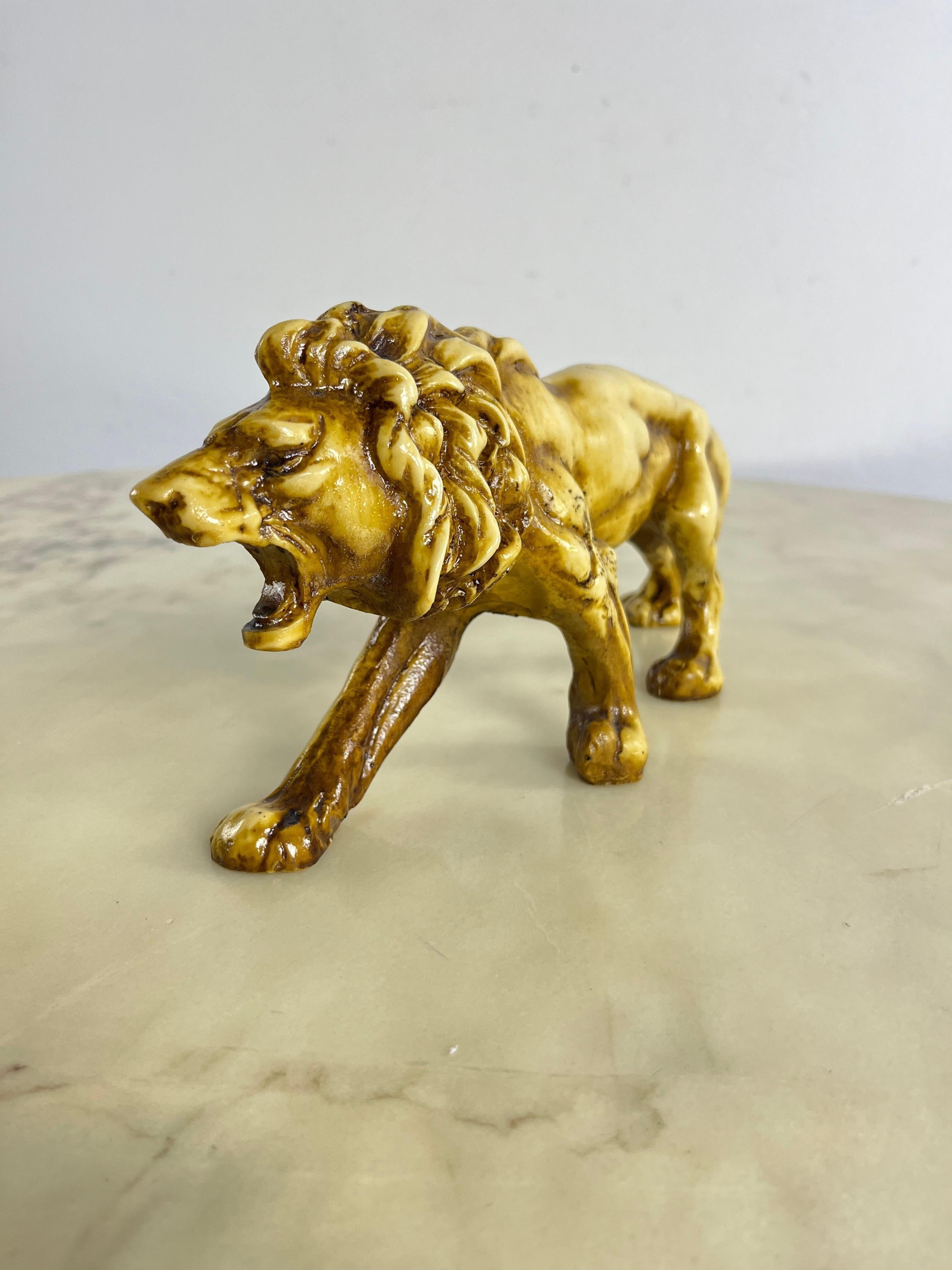 Scultura di leone sinuoso della metà del secolo 1960 in vendita 2