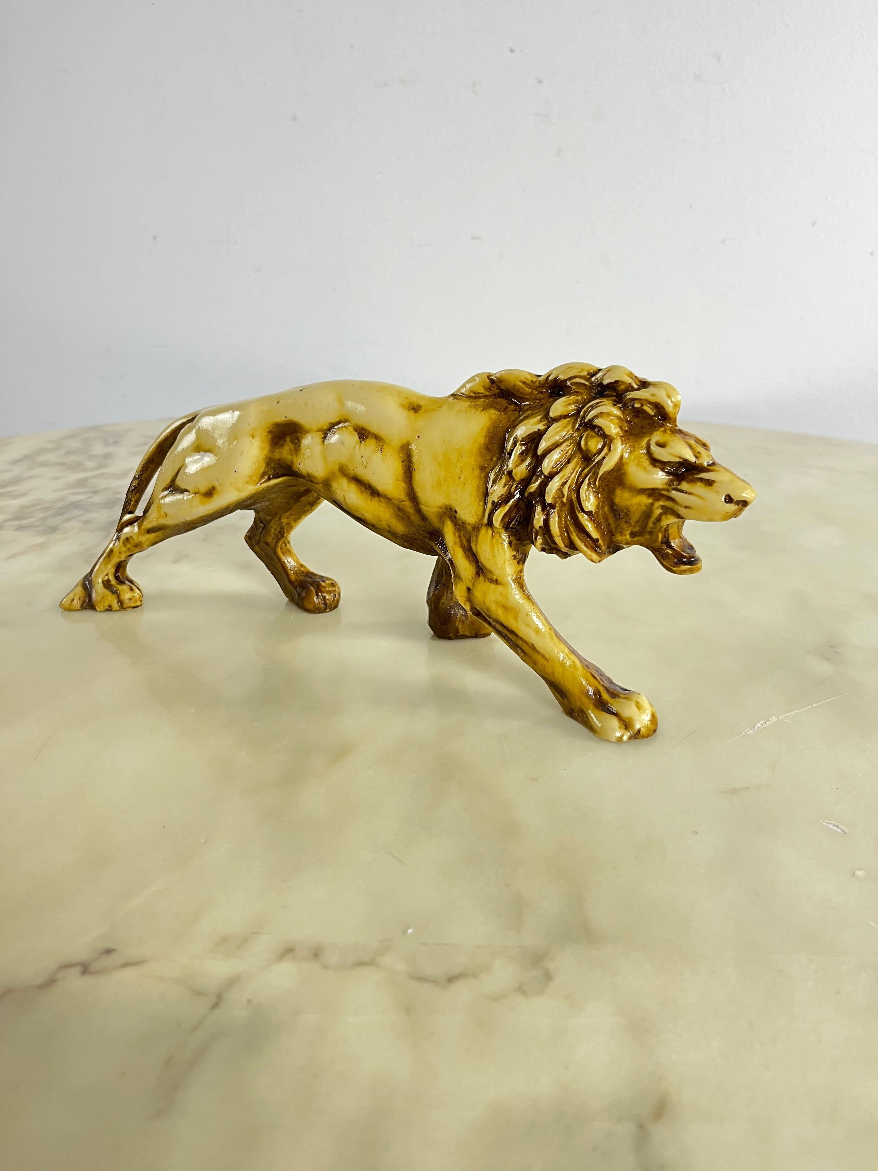 Scultura di leone sinuoso della metà del secolo 1960 in vendita 3