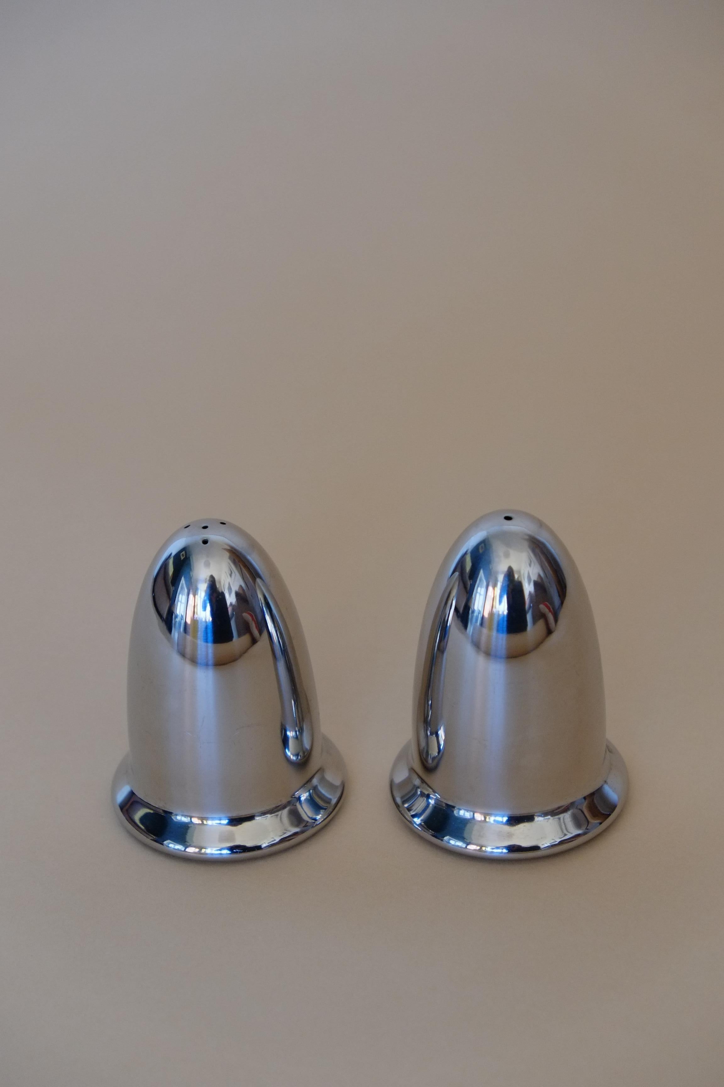 English Mid Century 1960's Stainless Steel Bullet Salt and Pepper Shakers For Sale