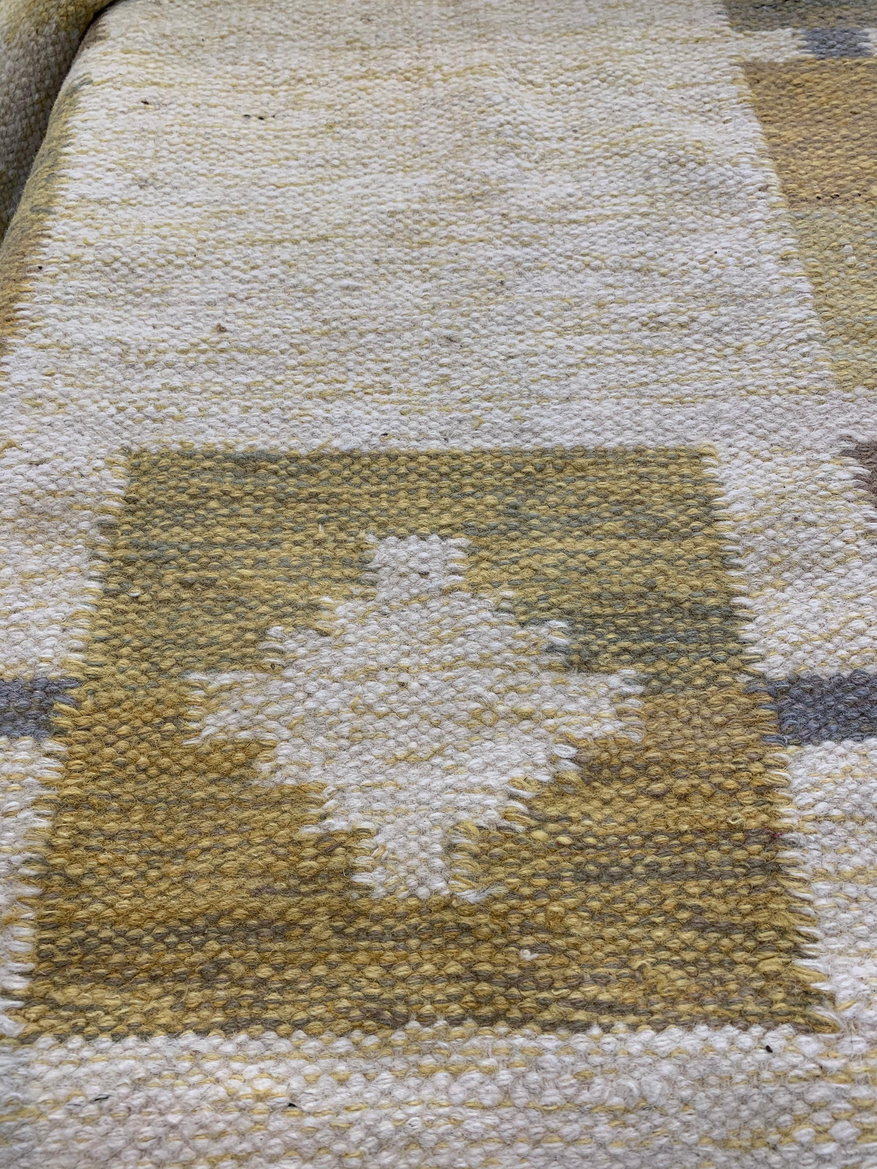 Mid Century 1960s Swedish Flat Weave Yellow and Blue Flecked Wool Rug In Good Condition In London, GB