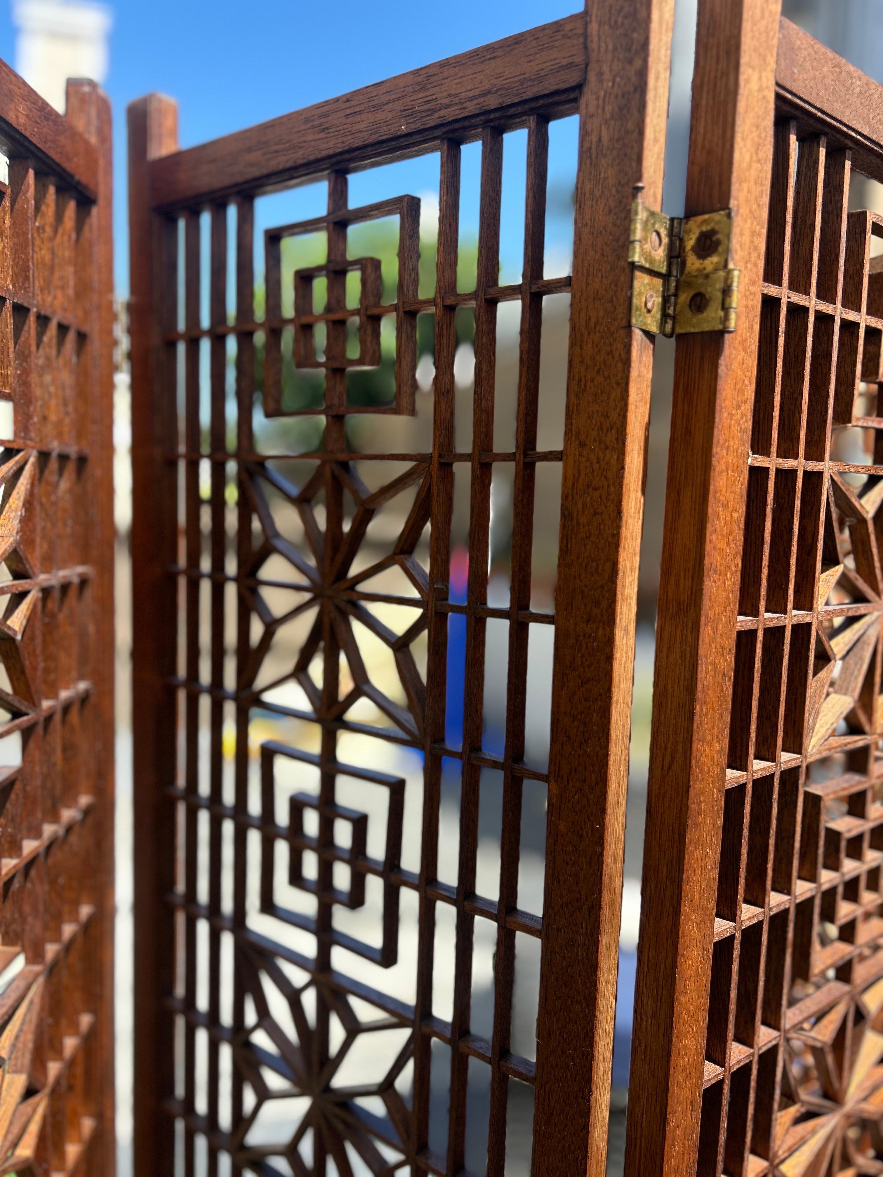 Mid Century 1960’s Teak Six (6) Panel Folding Screen Room Divider In Good Condition In Spring Valley, CA