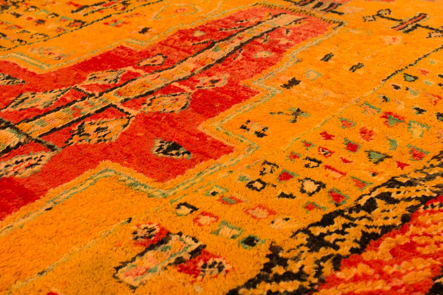 Alfombra de lana marroquí de mediados de siglo, rara, auténtica, naranja y vintage Lana en venta