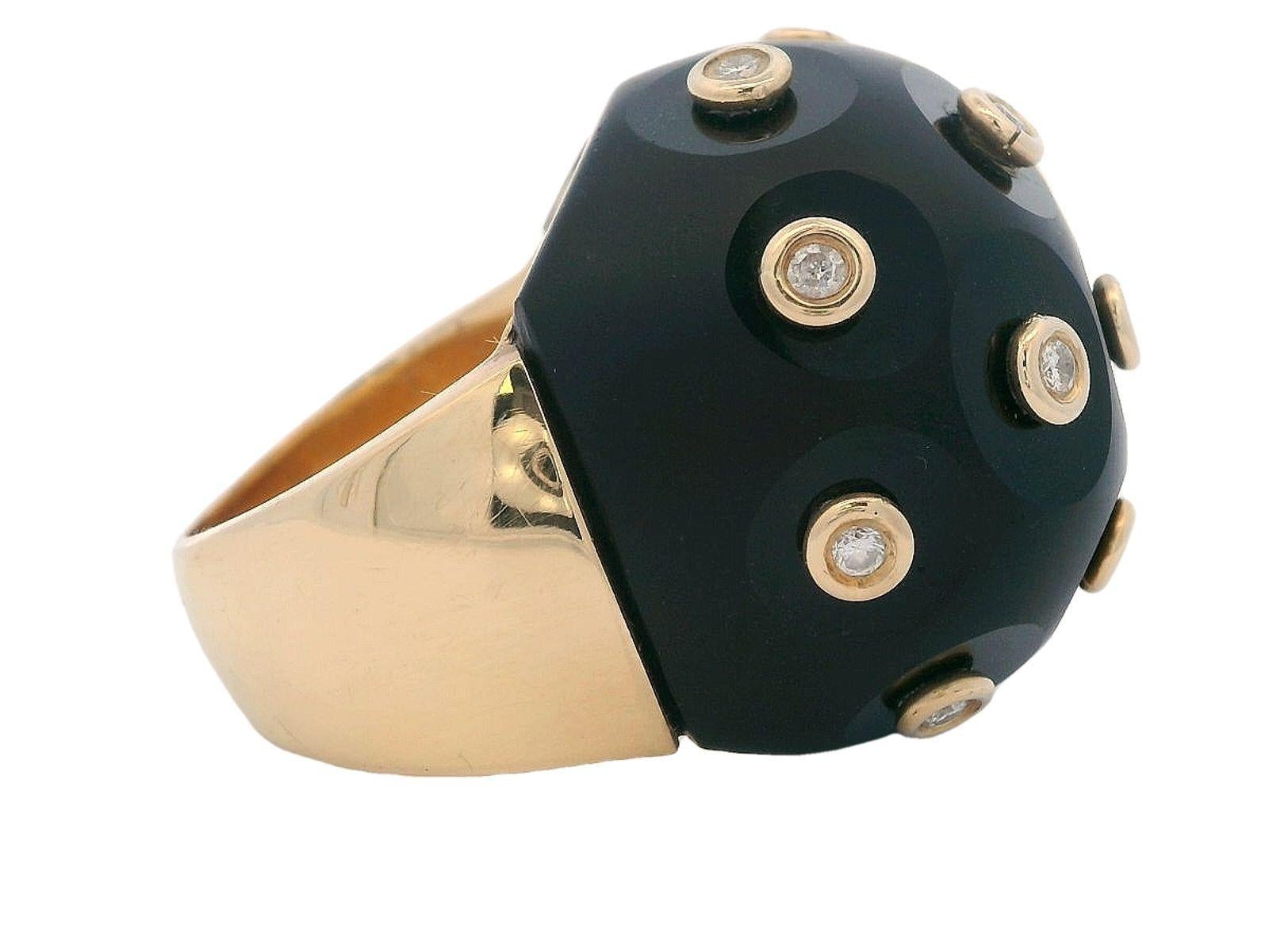 Bombe du milieu du siècle 1970 Bague en or jaune 18kt avec onyx et diamants Unisexe en vente