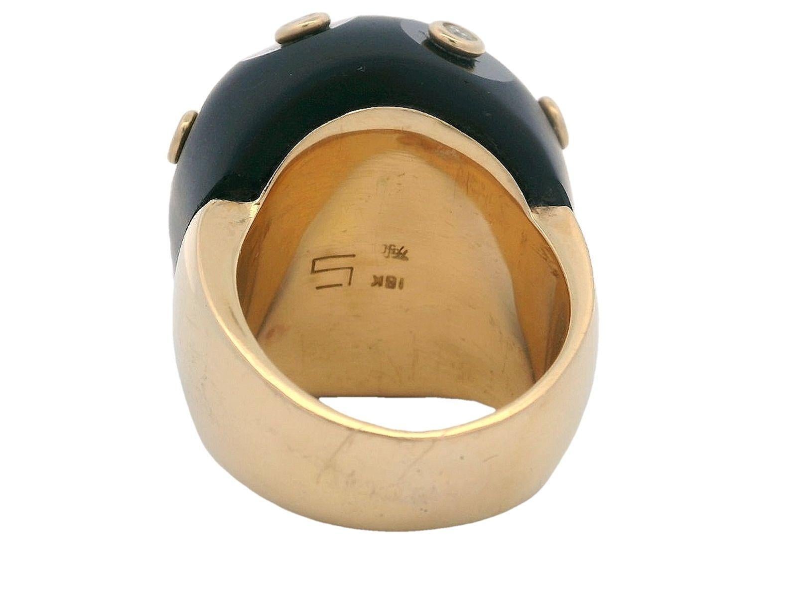 Bombe du milieu du siècle 1970 Bague en or jaune 18kt avec onyx et diamants en vente 1