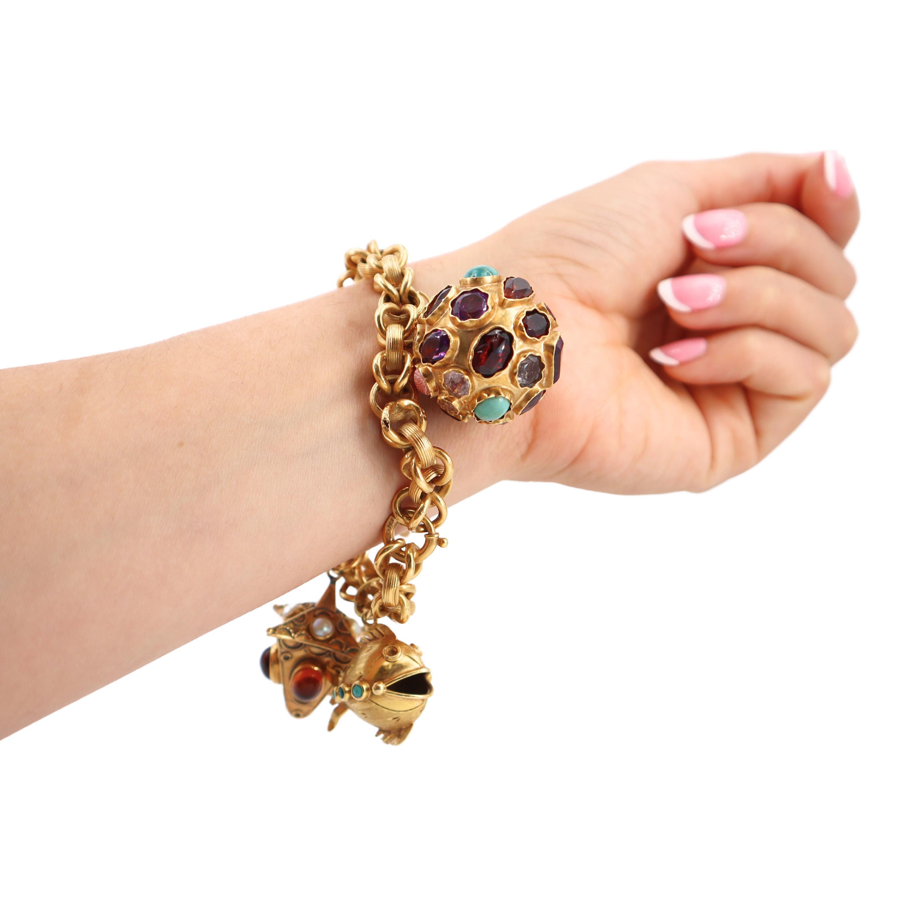Mid-century 1970 Italian 18kt Gold Etruscan Revival Charm Bracelet For Sale 6