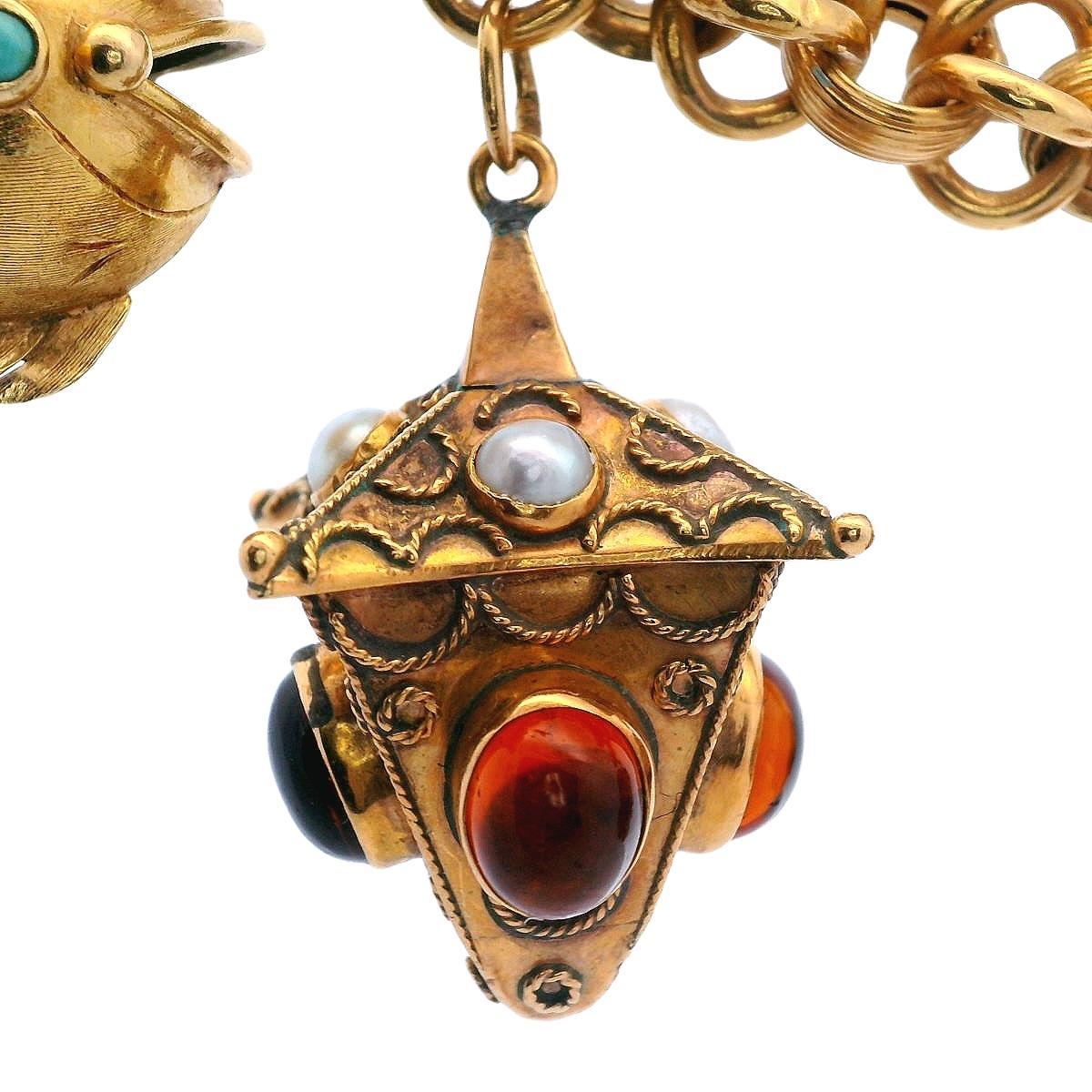 Mid-century 1970 Italian 18kt Gold Etruscan Revival Charm Bracelet For Sale 2