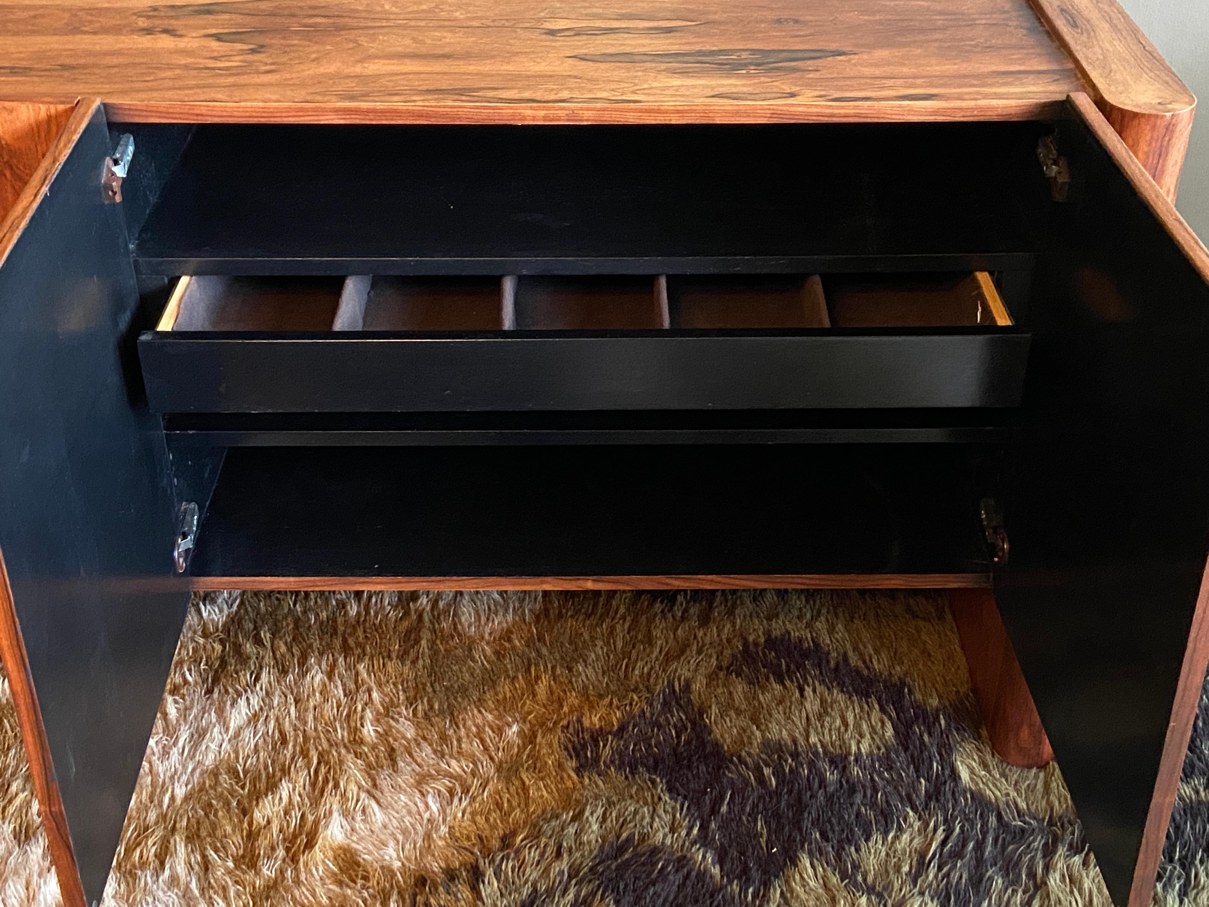 Credenza in legno esotico di metà secolo 1970 di Werner Kanner in vendita 4